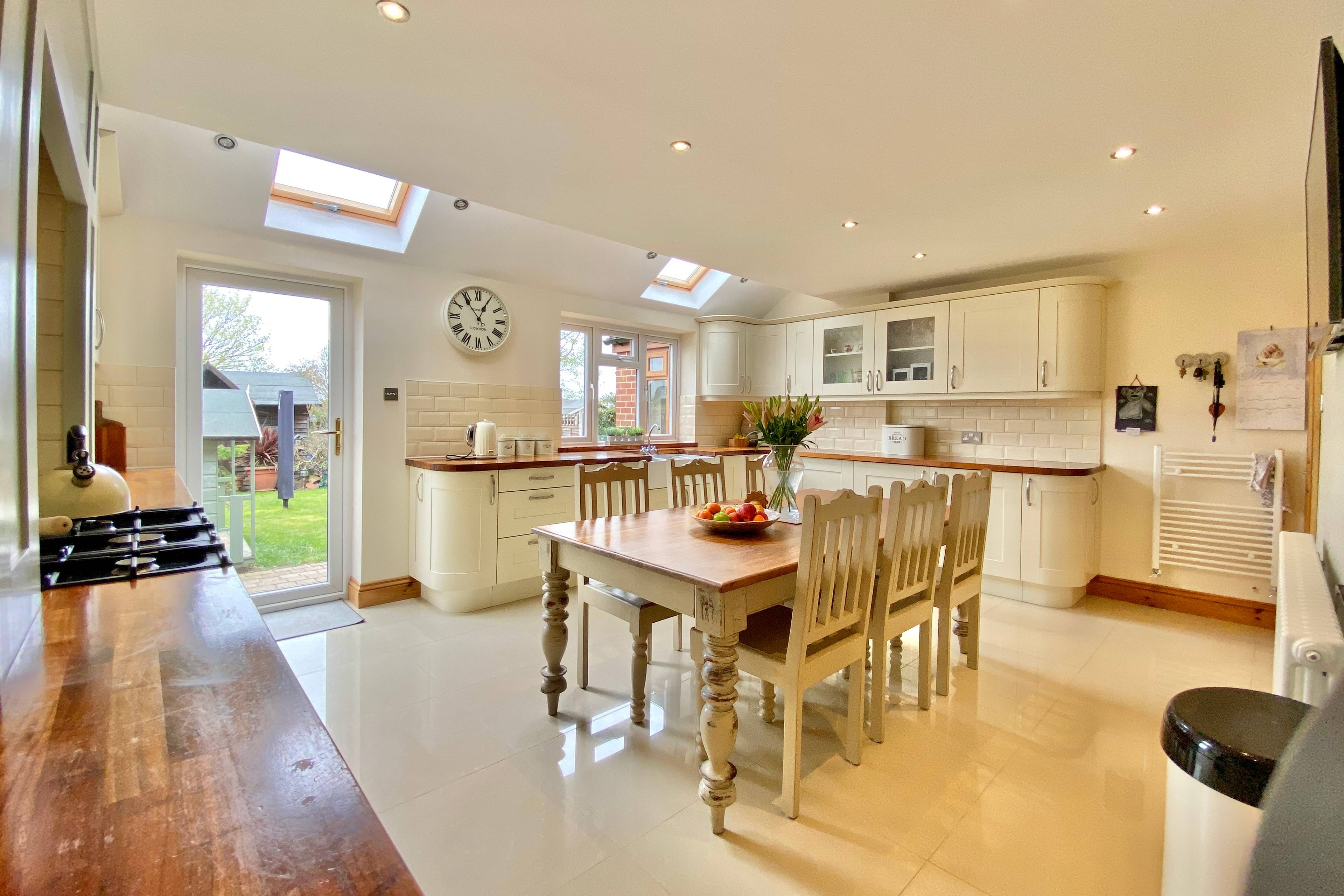 Kitchen/Breakfast