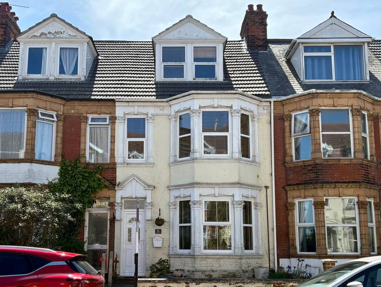 7 bedroom terraced house