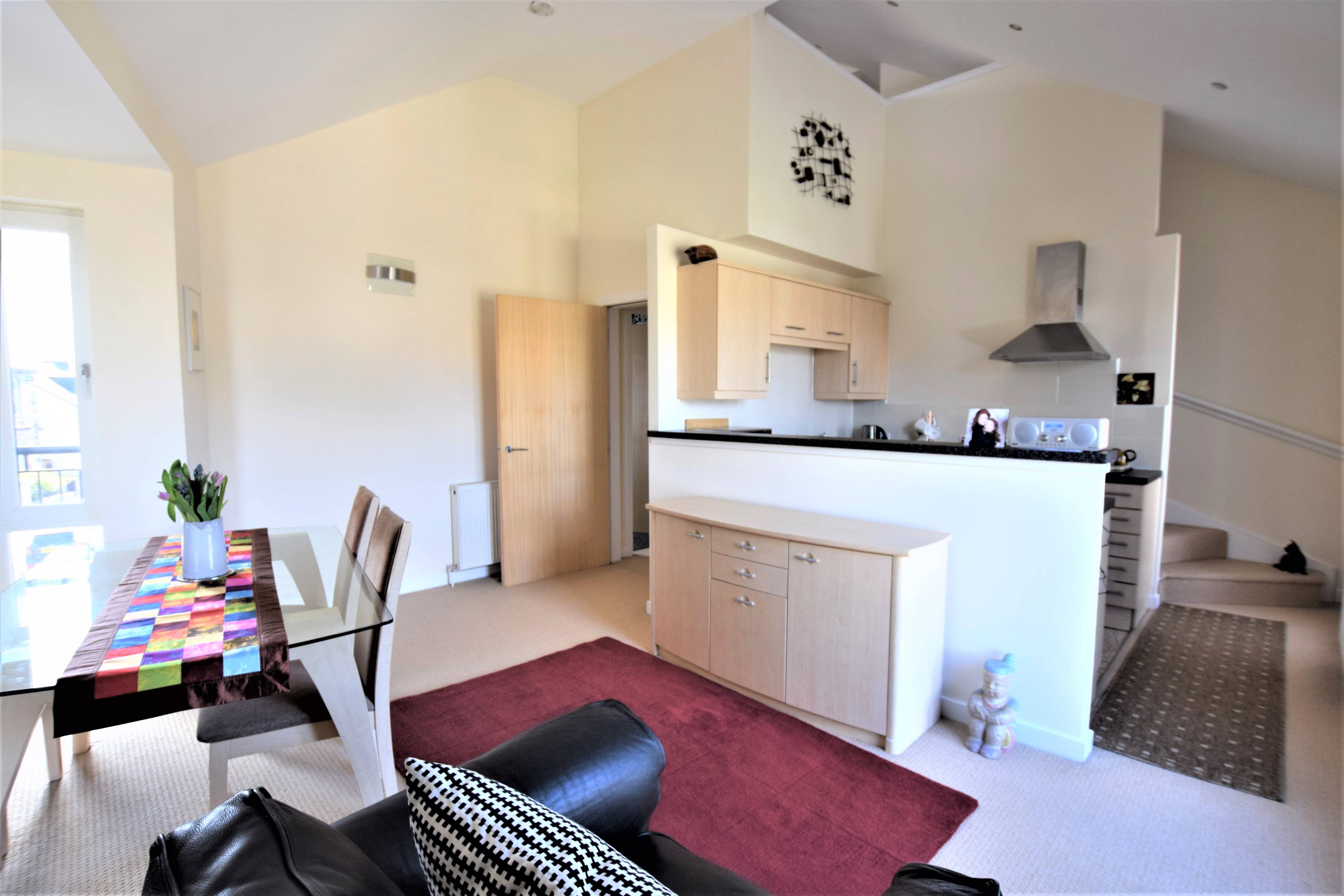 Lounge / Kitchen