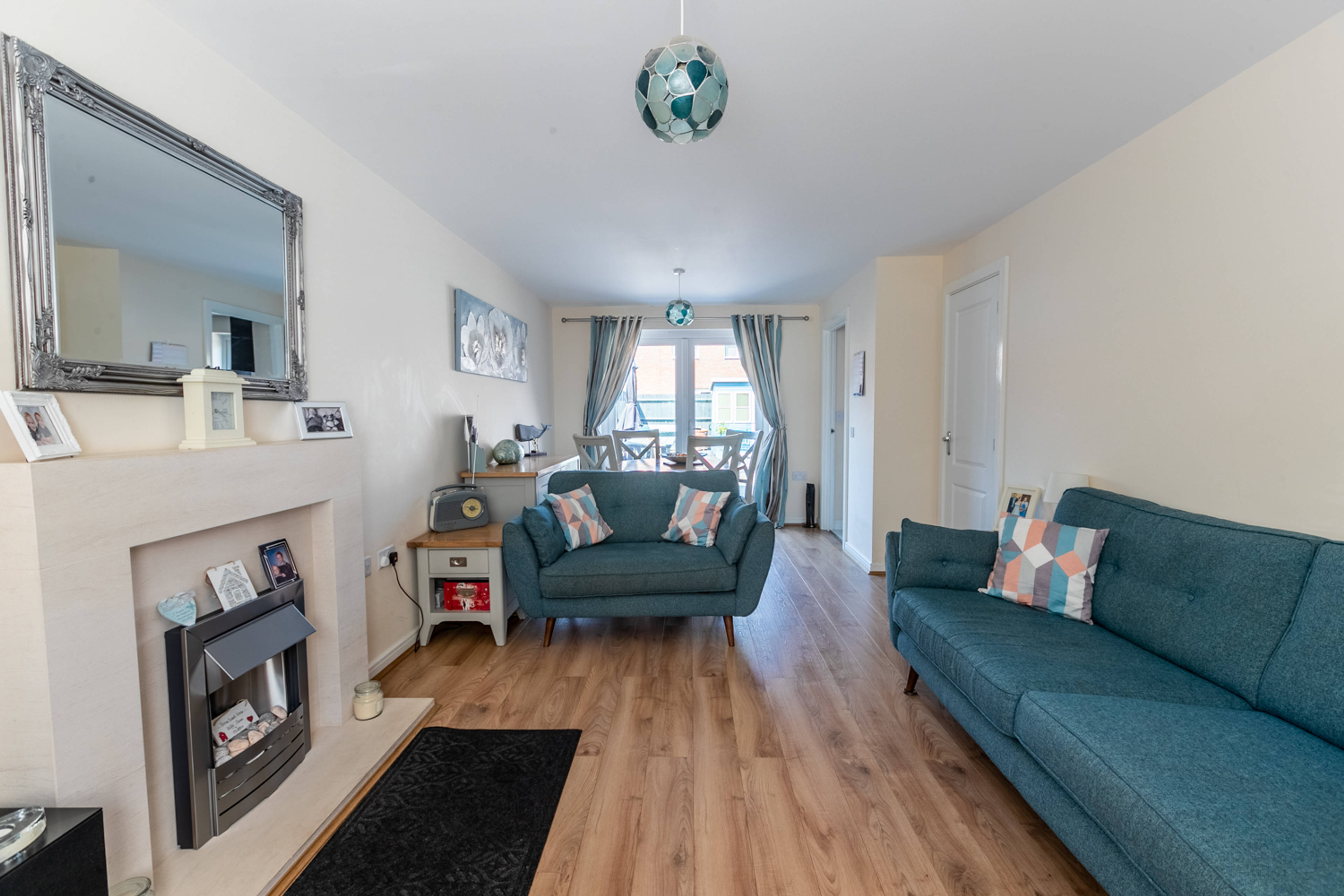 Lounge/Dining Room