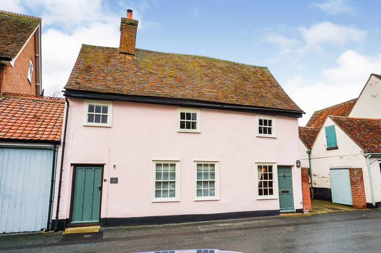 3 bedroom detached house