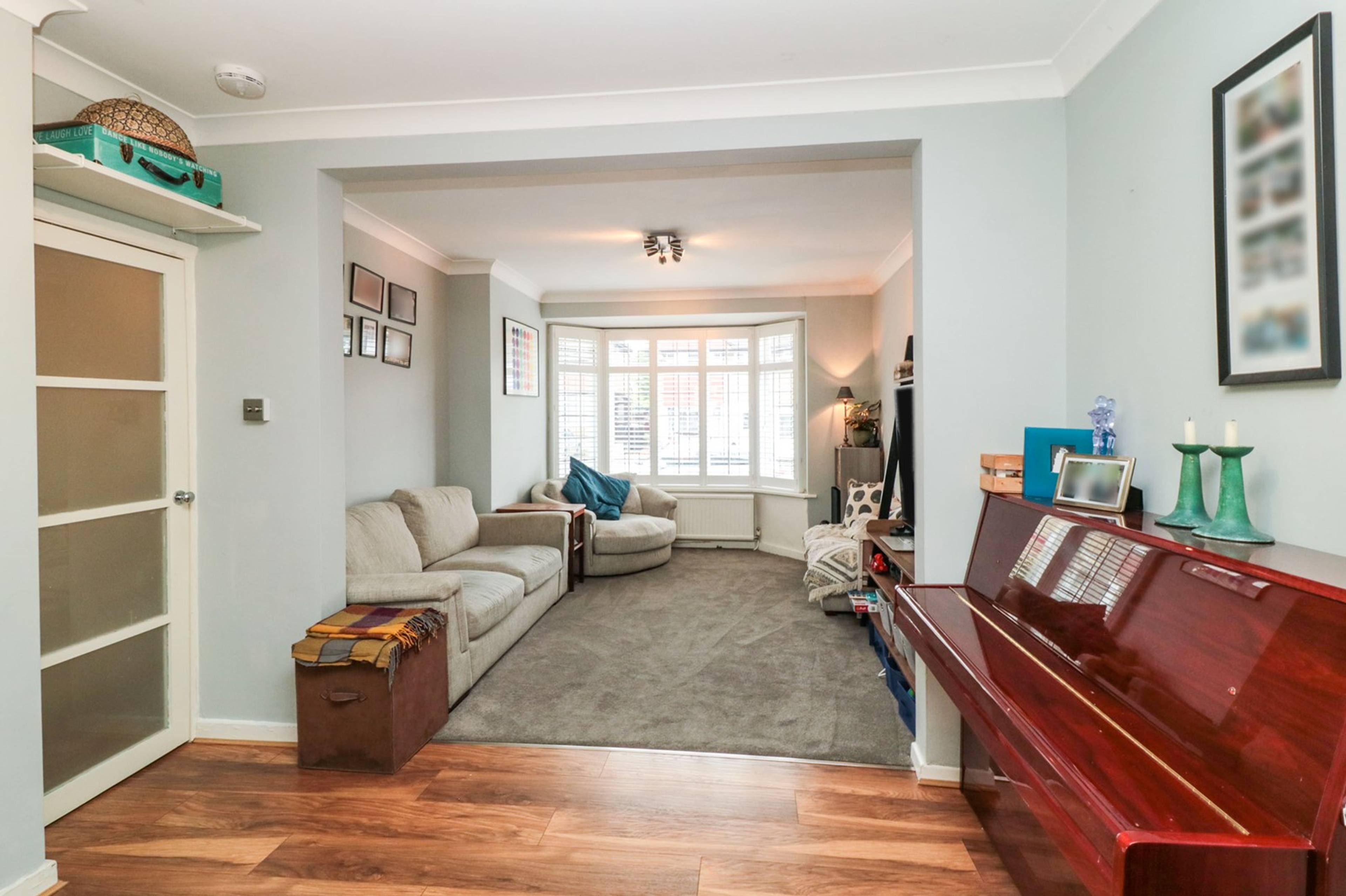 Lounge/Dining Room