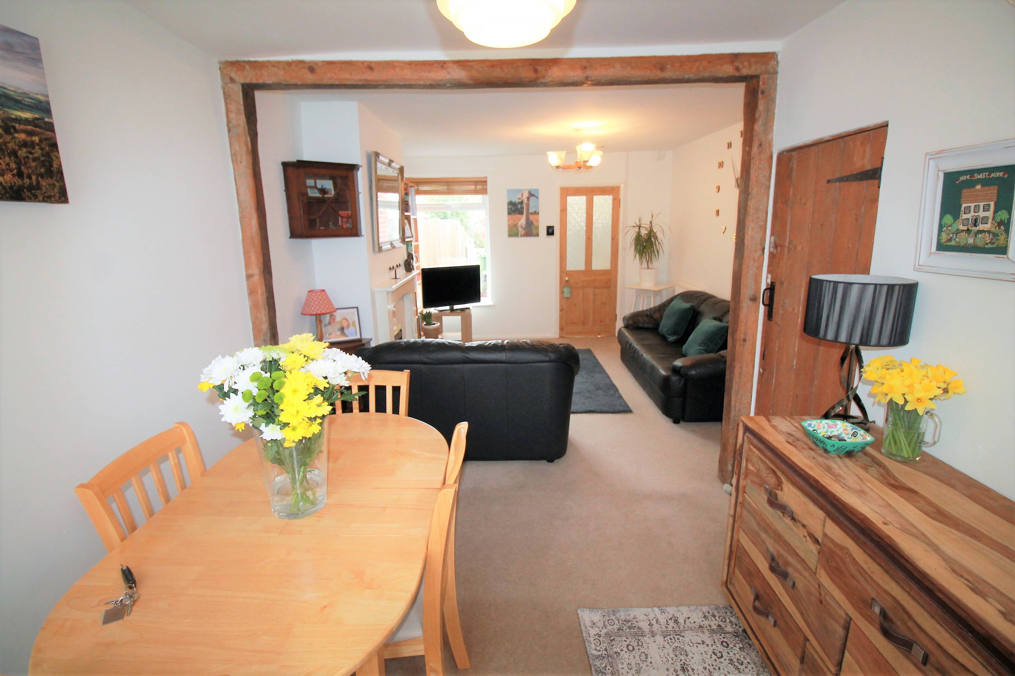 Lounge/Dining Room