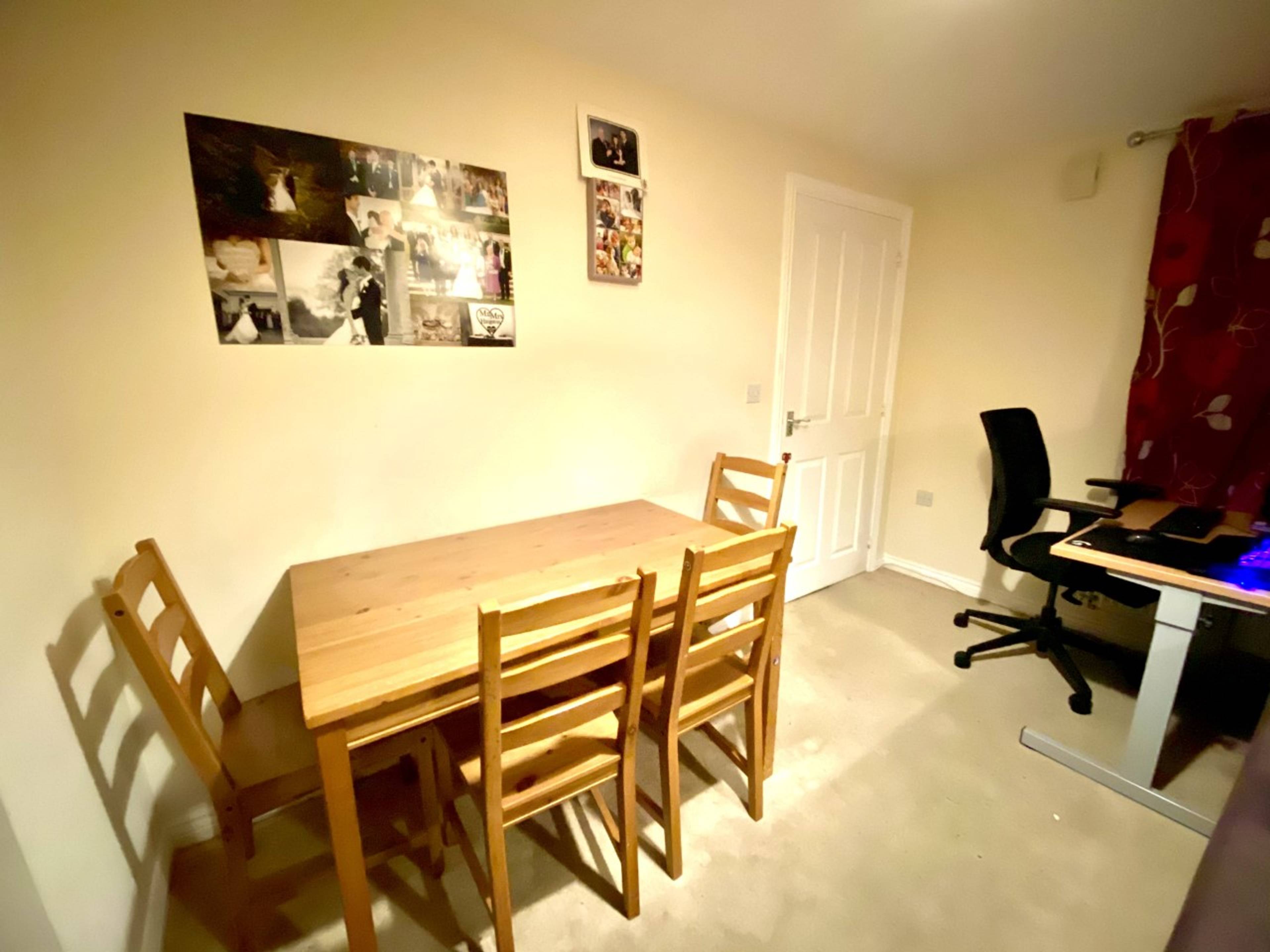 Lounge/Dining Room