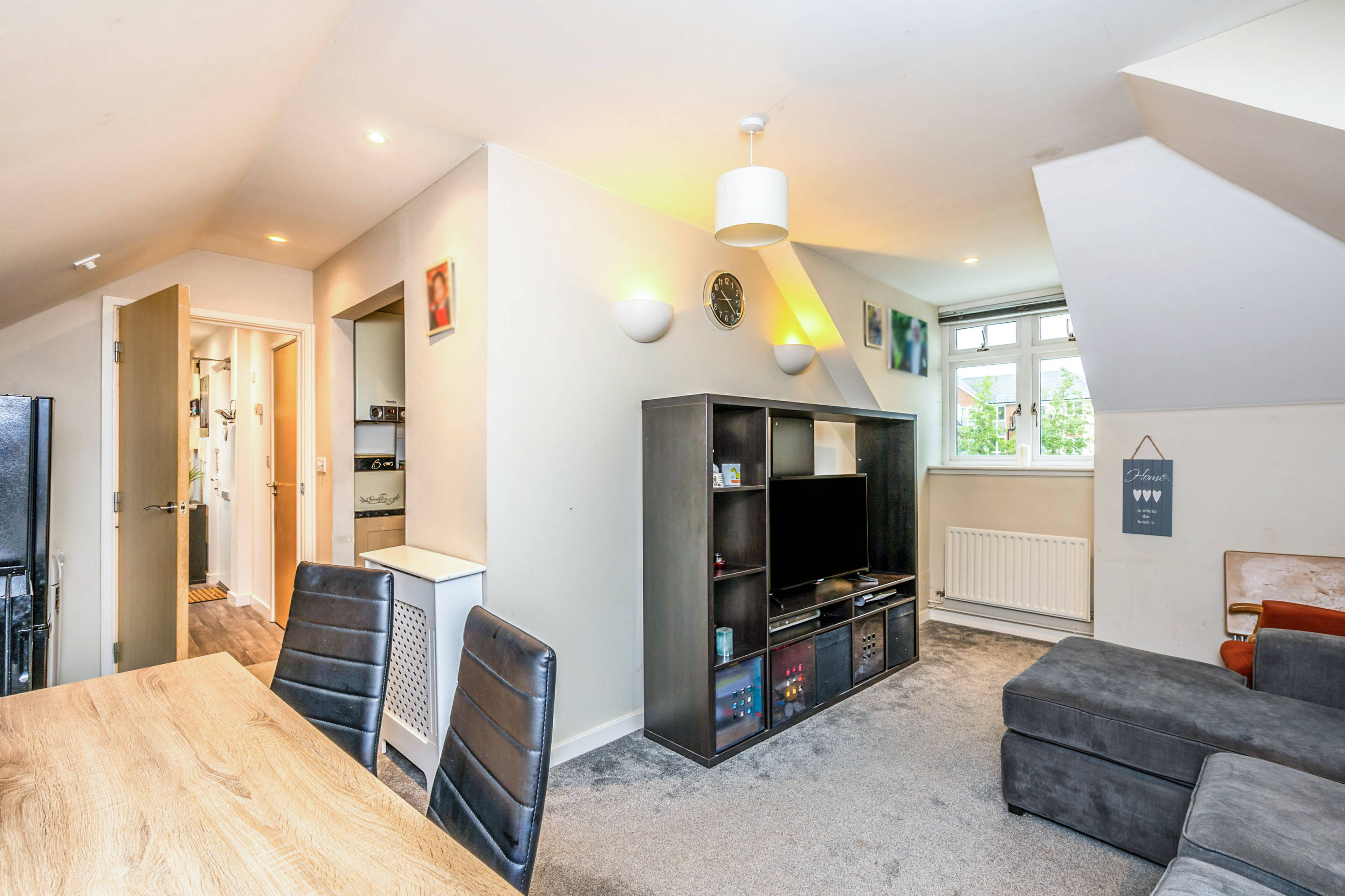 Lounge/Dining Room
