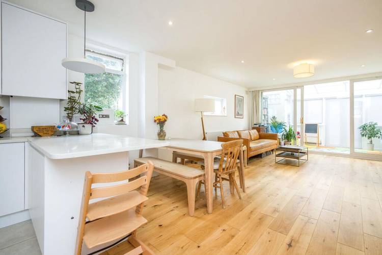 4 bedroom terraced house