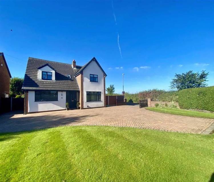 4 bedroom detached house