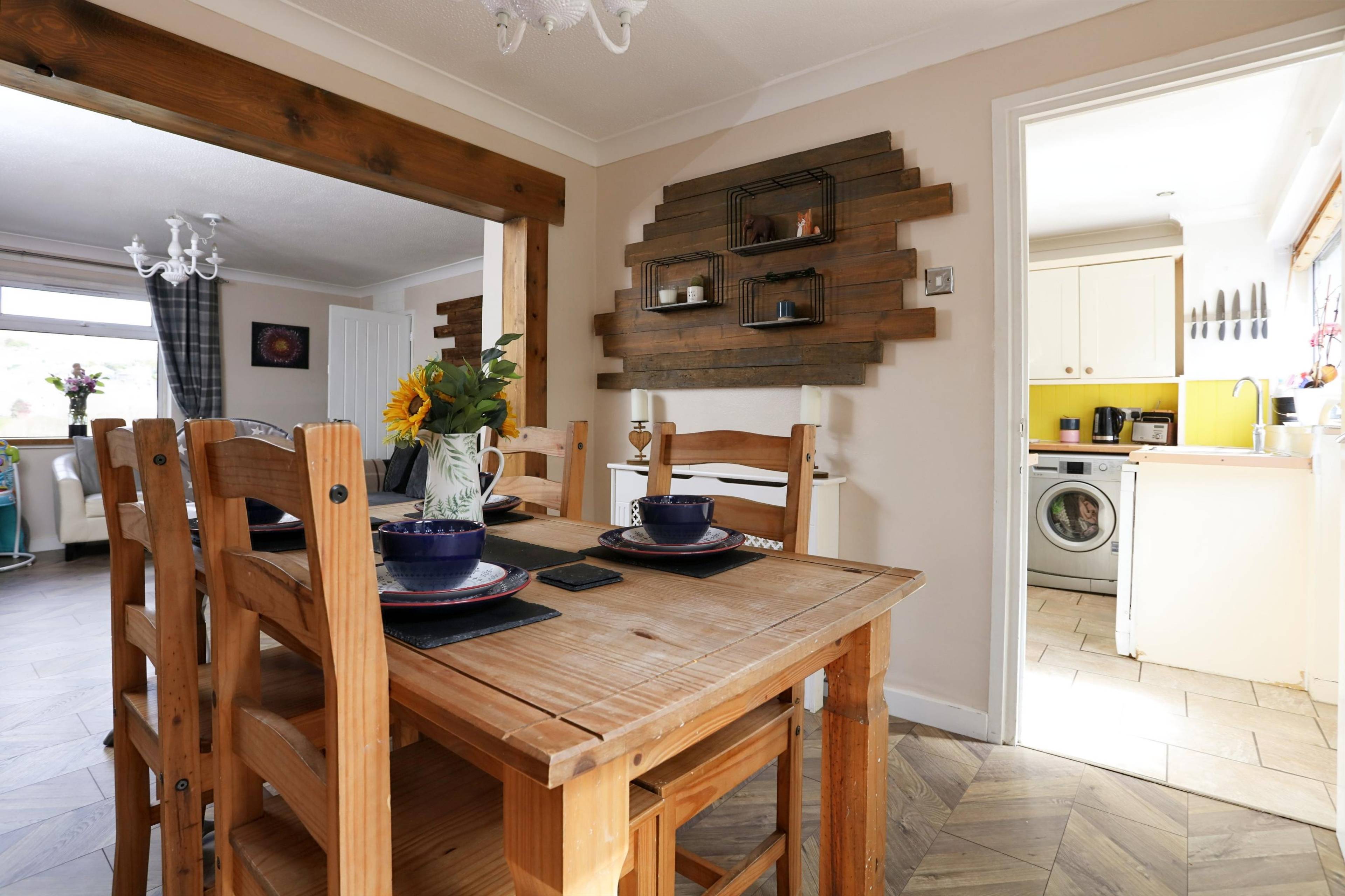 Lounge/Dining Room