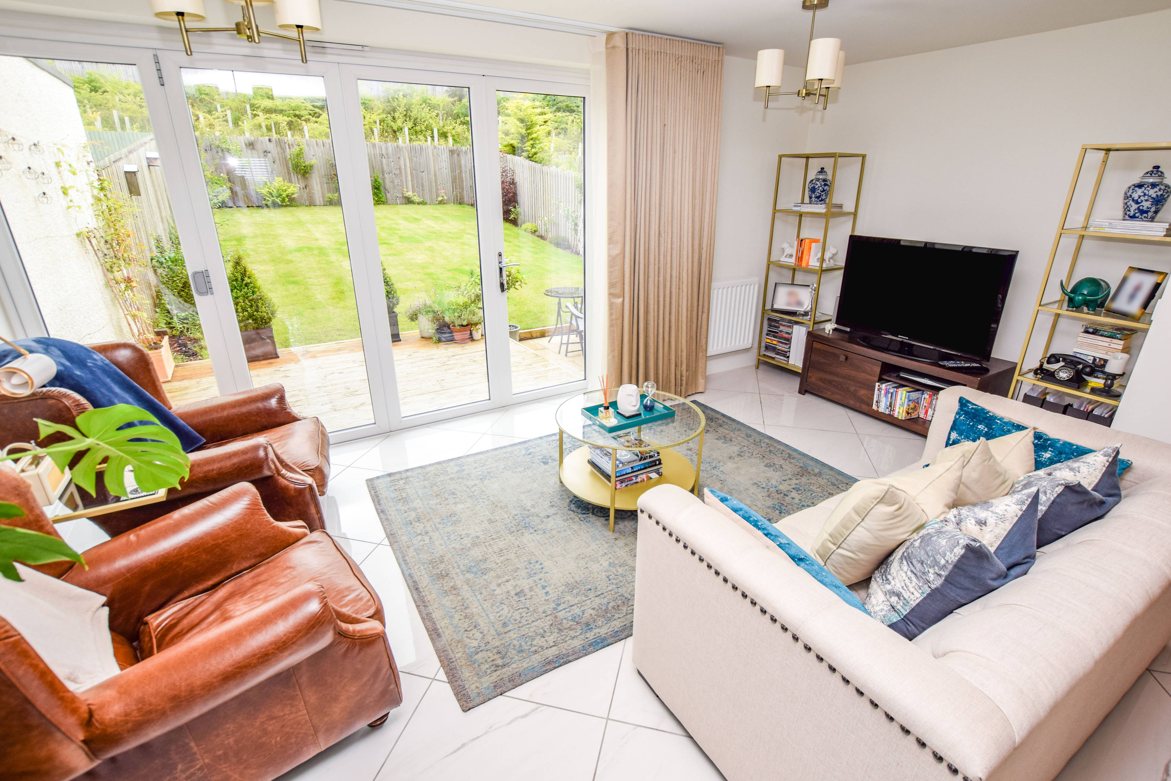 Lounge / Kitchen