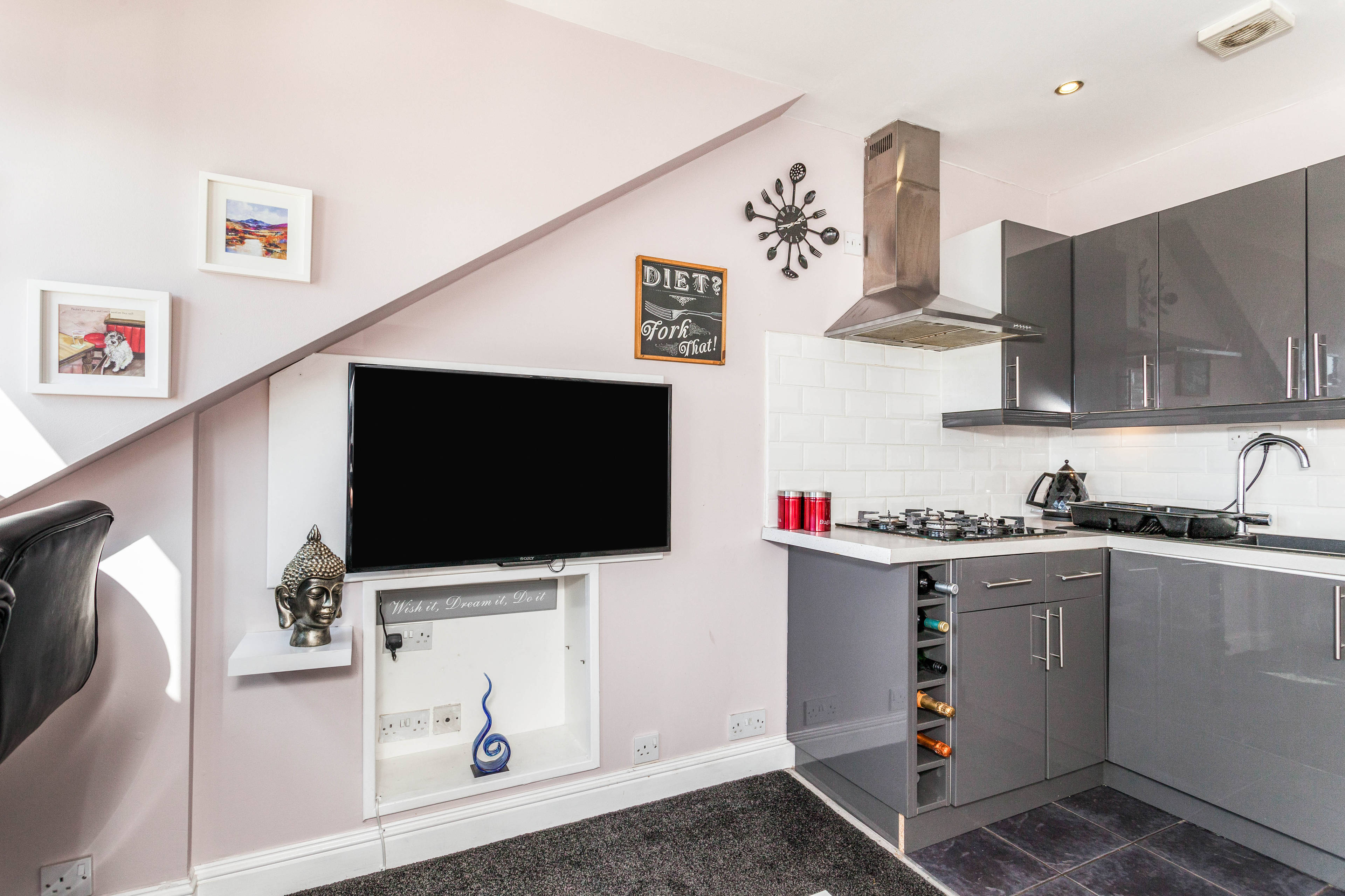 Lounge / Kitchen