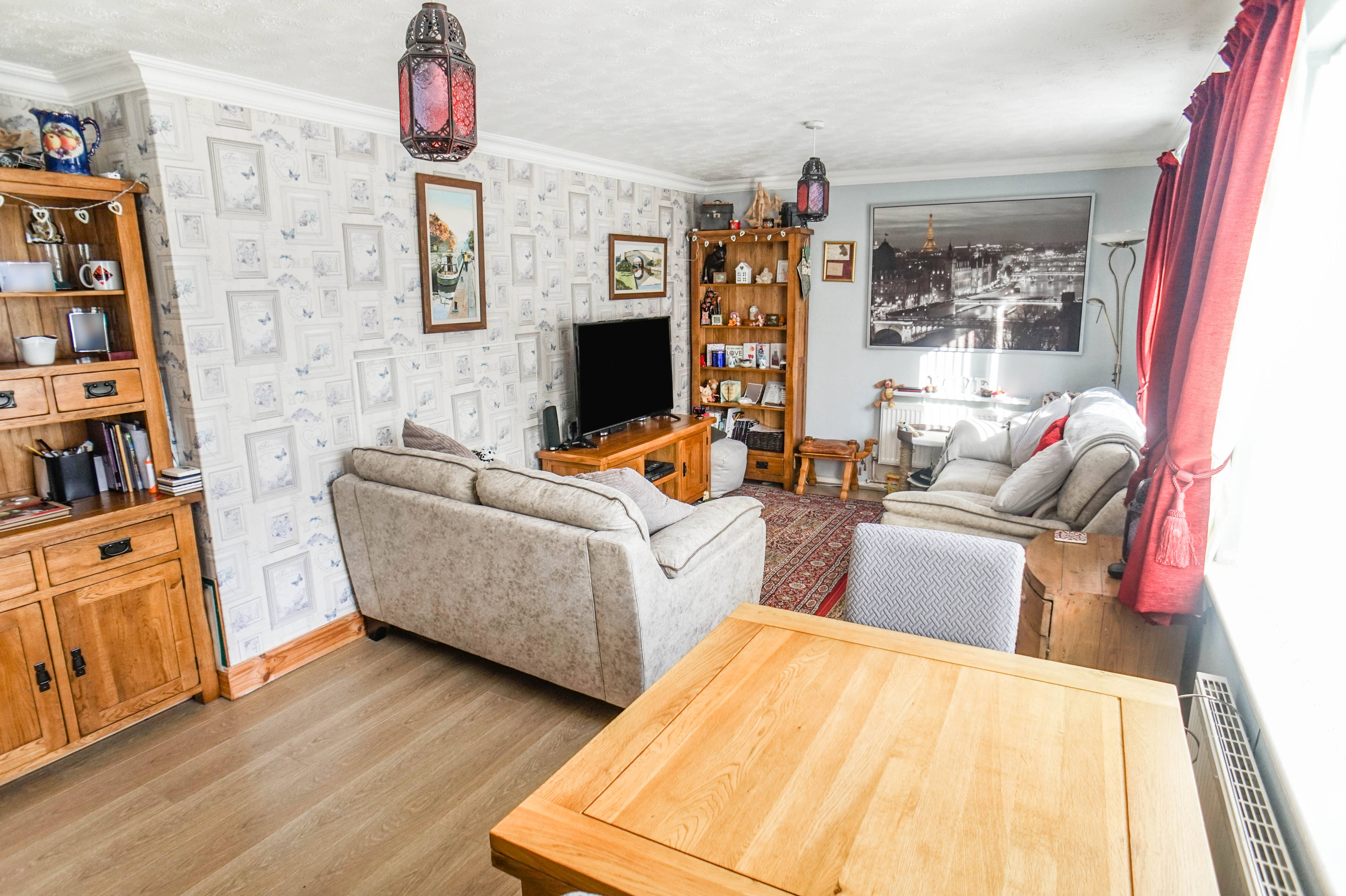 Lounge/Dining Room