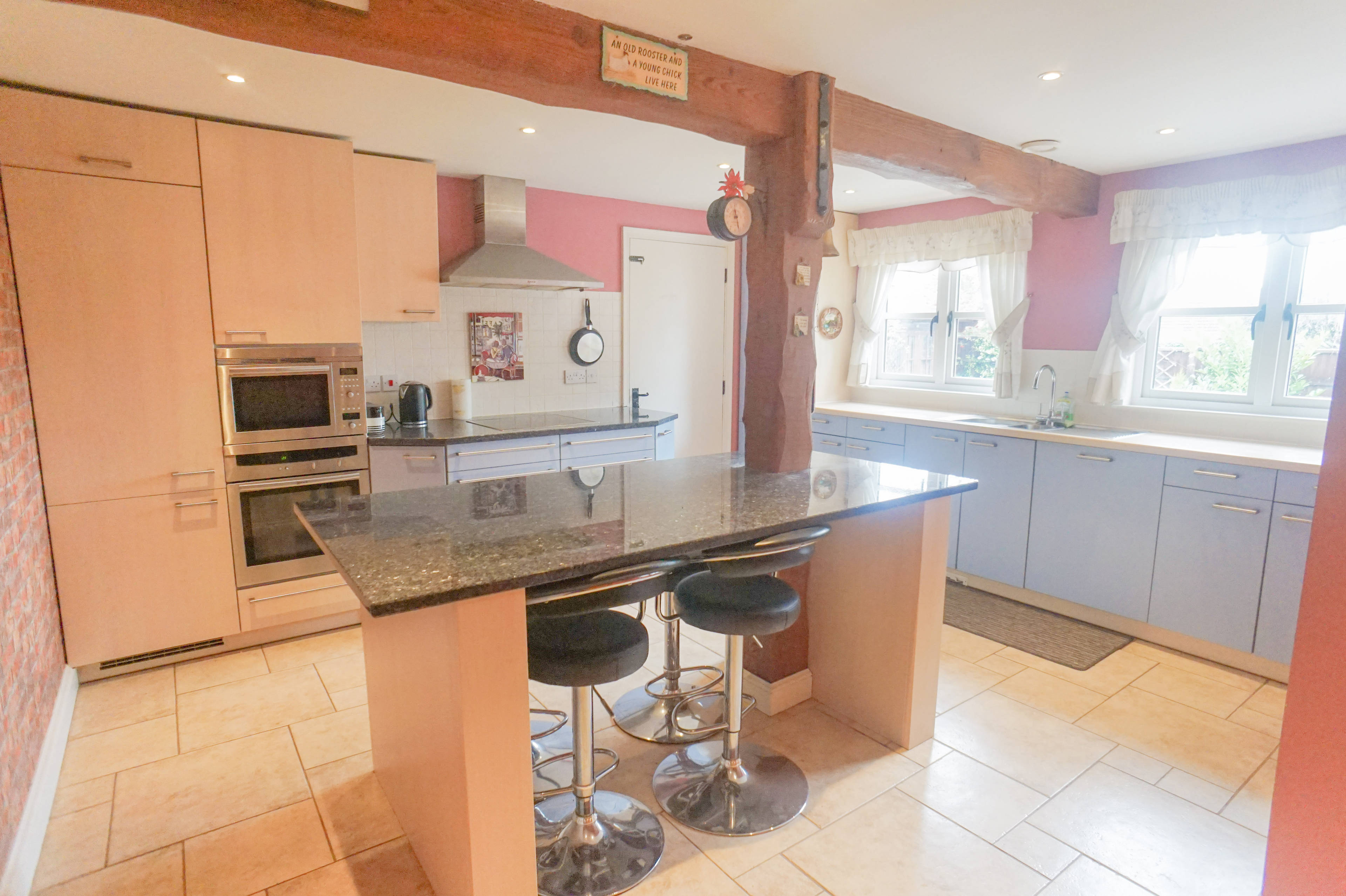 Kitchen/Breakfast