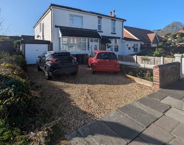 3 bedroom semi-detached house