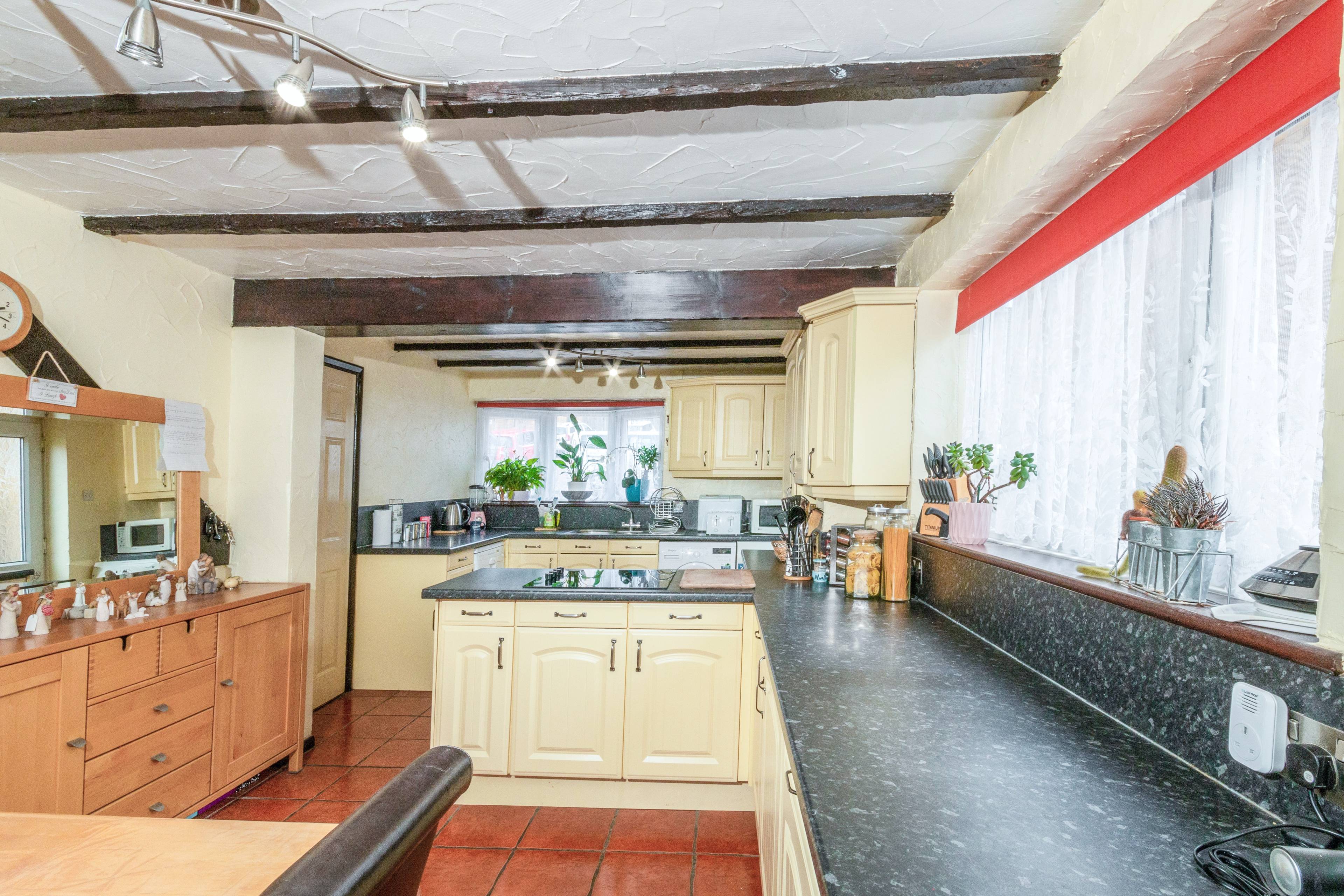 Kitchen/Breakfast