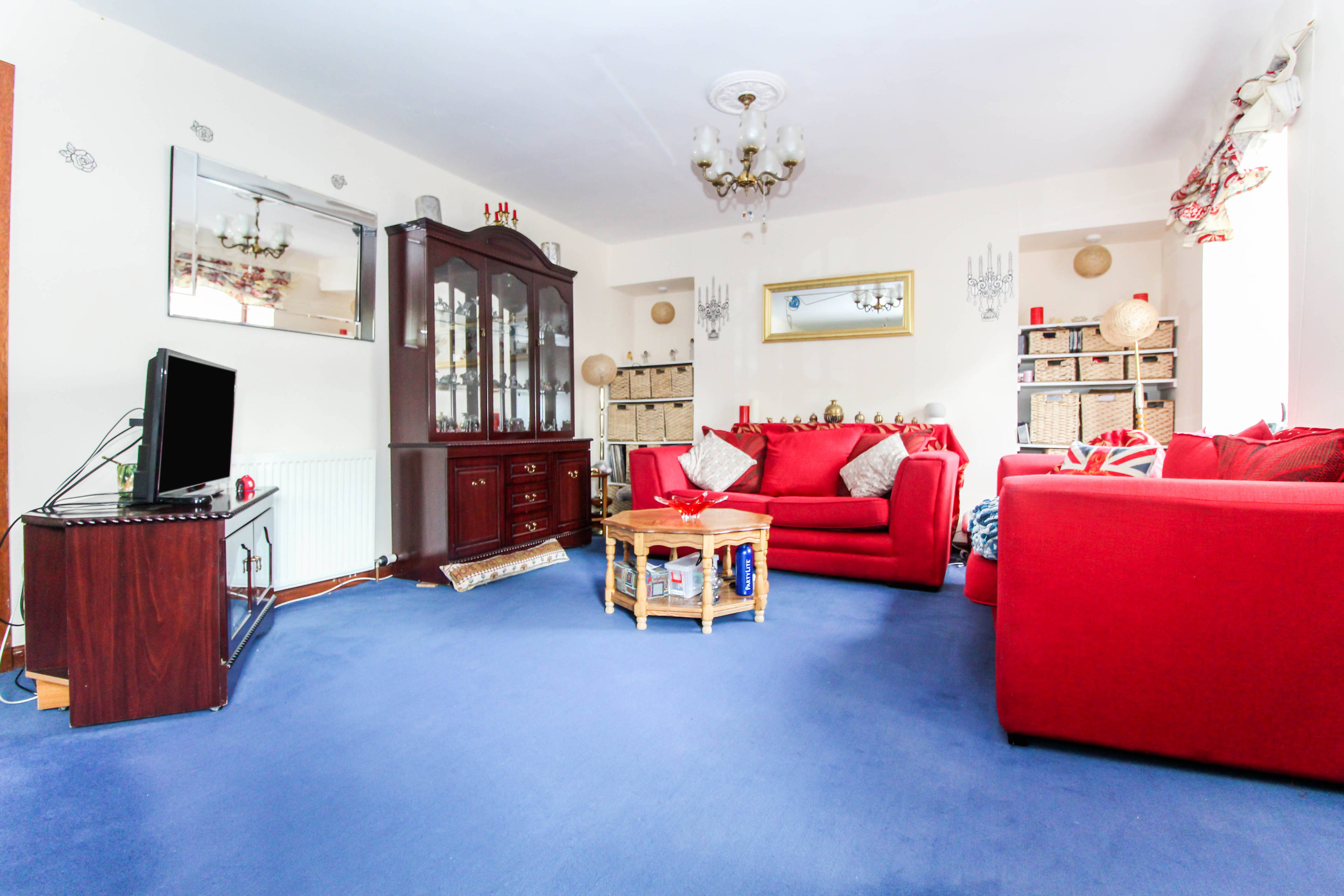 Lounge/Dining Room