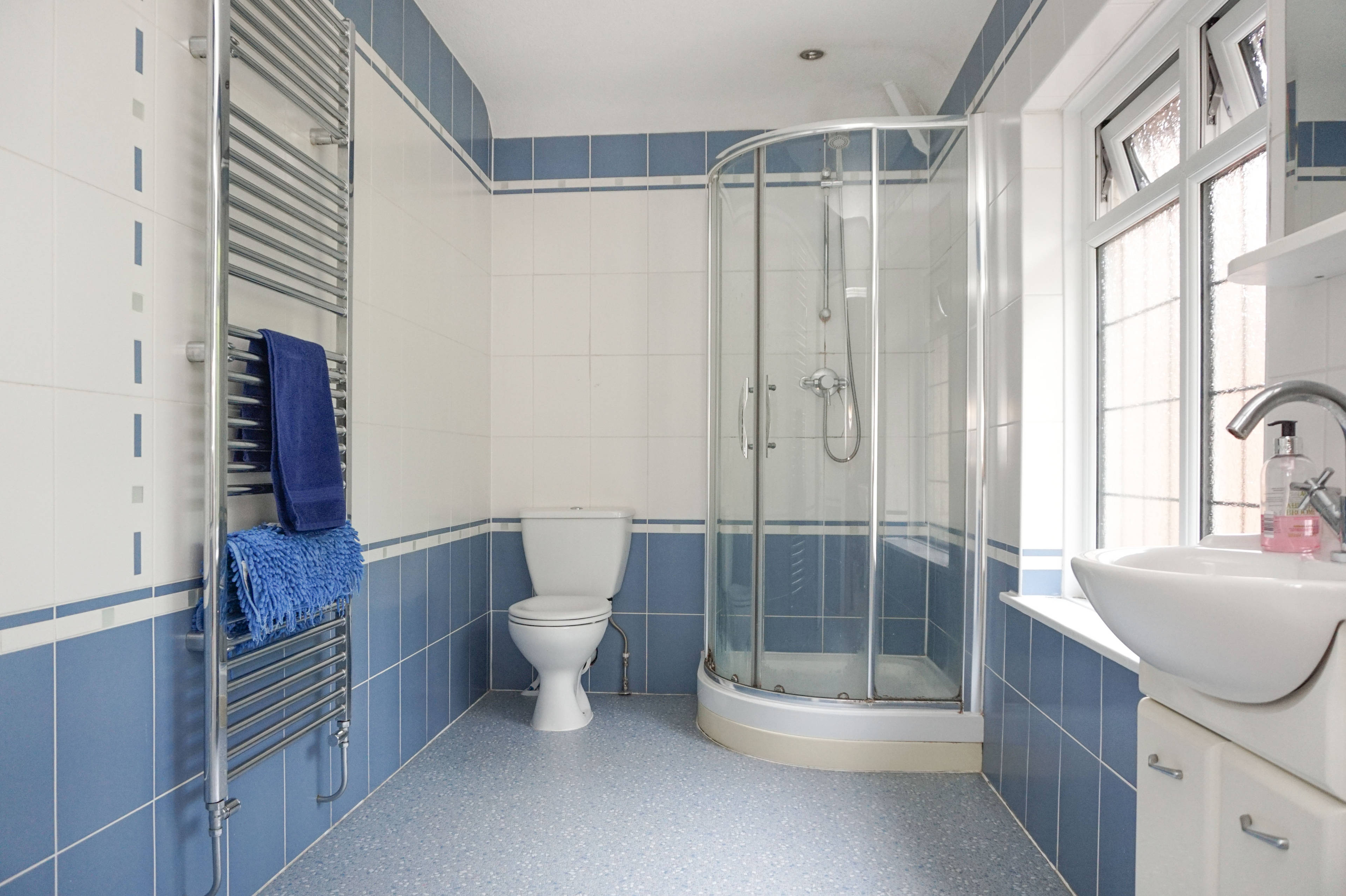 Jack & Jill En-suite