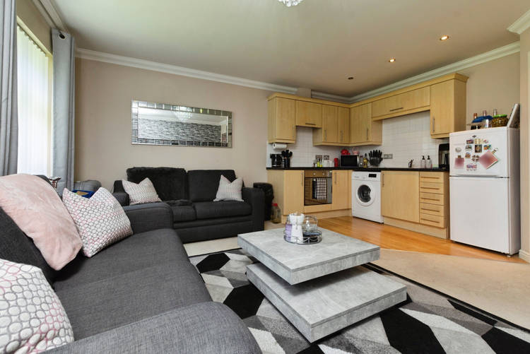 2 bedroom ground floor flat