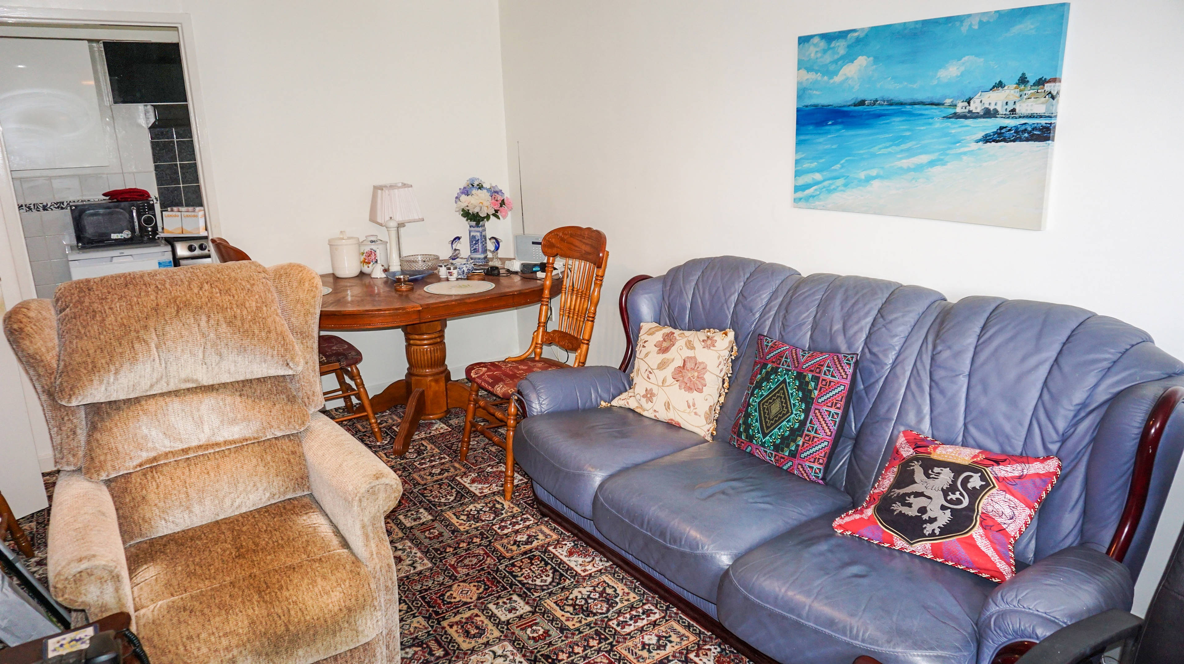 Lounge/Dining Room