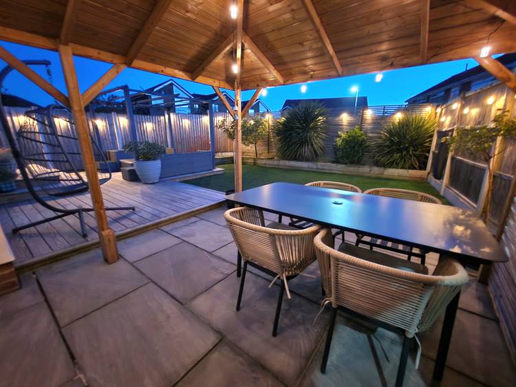 3 bedroom semi-detached house