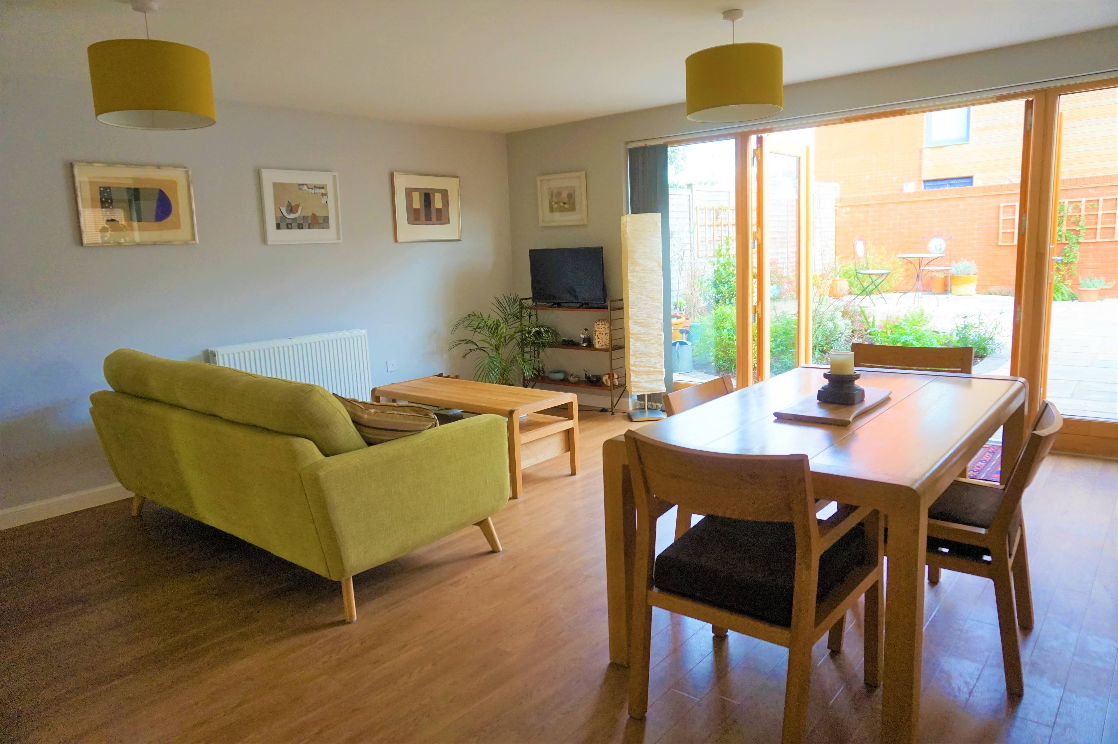 Lounge/Dining Room