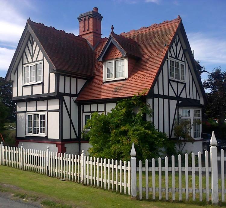3 bedroom detached house