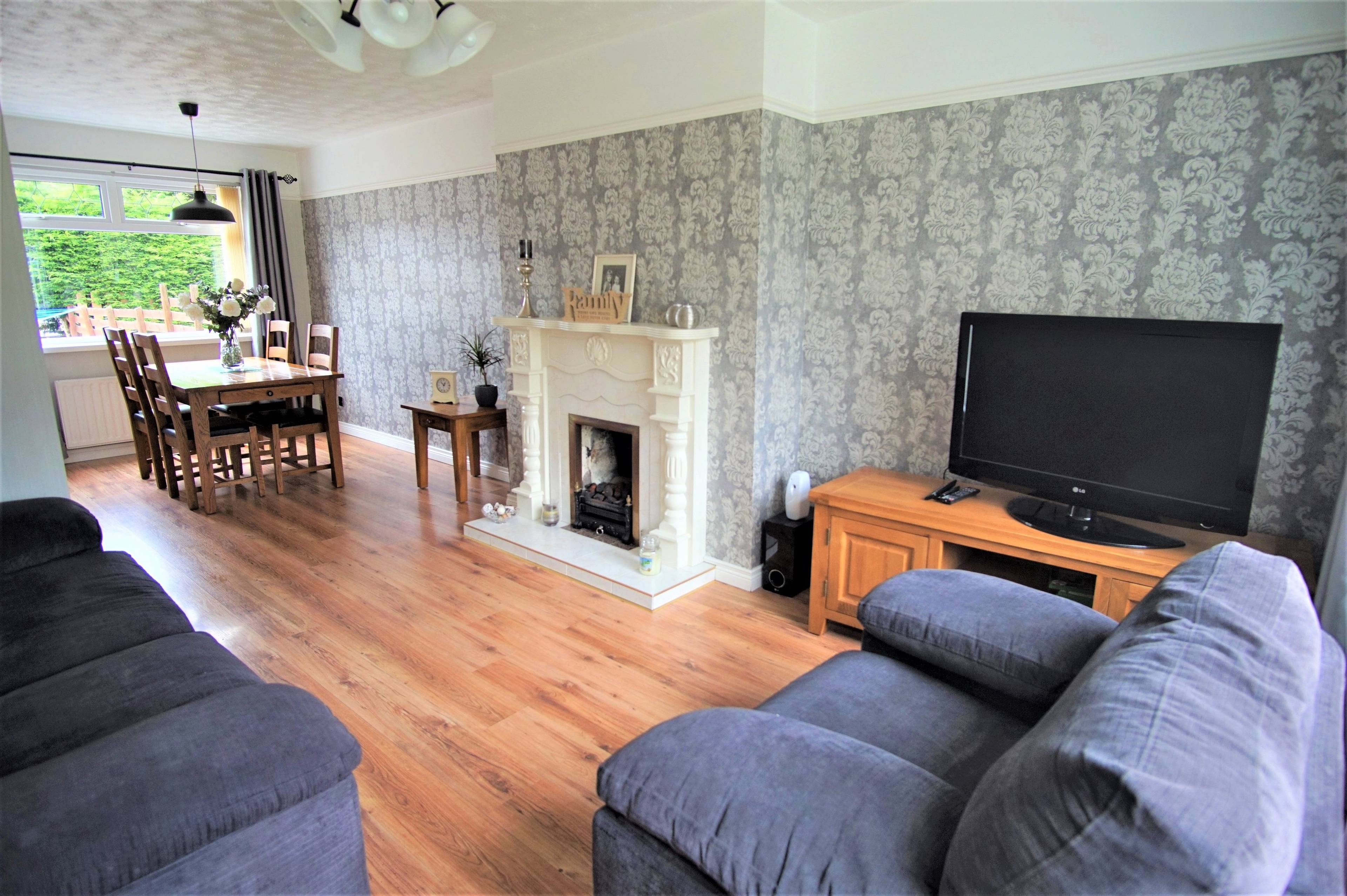 Lounge/Dining Room