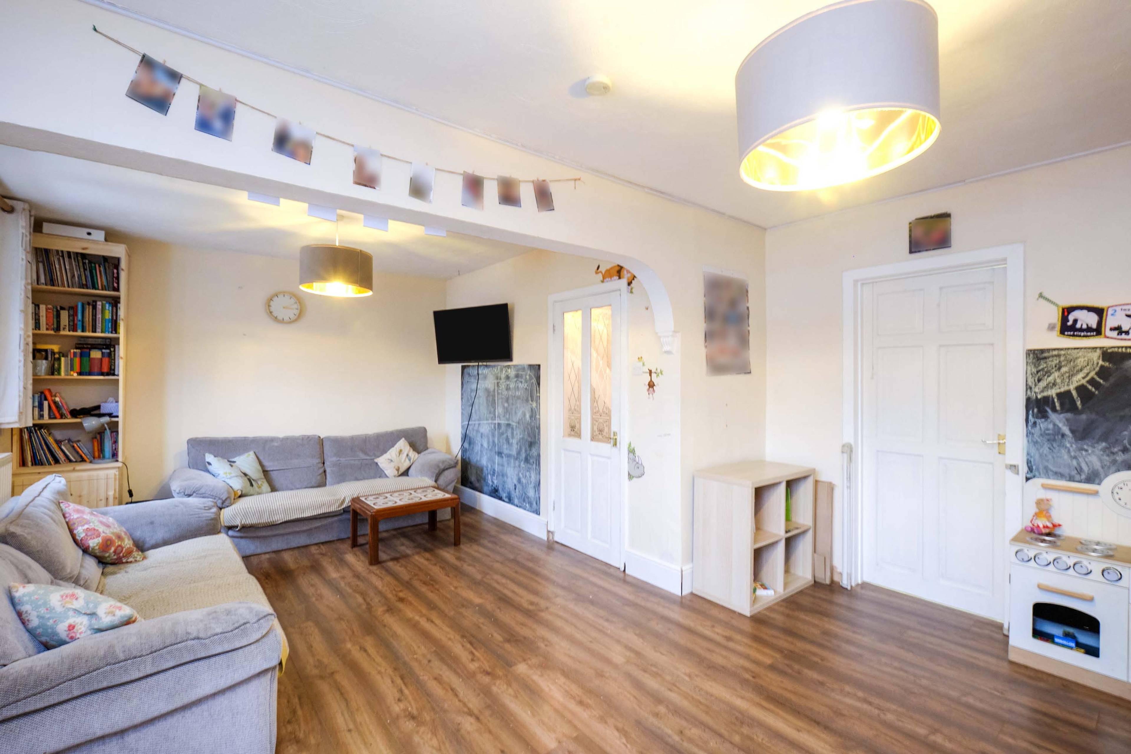 Lounge/Dining Room