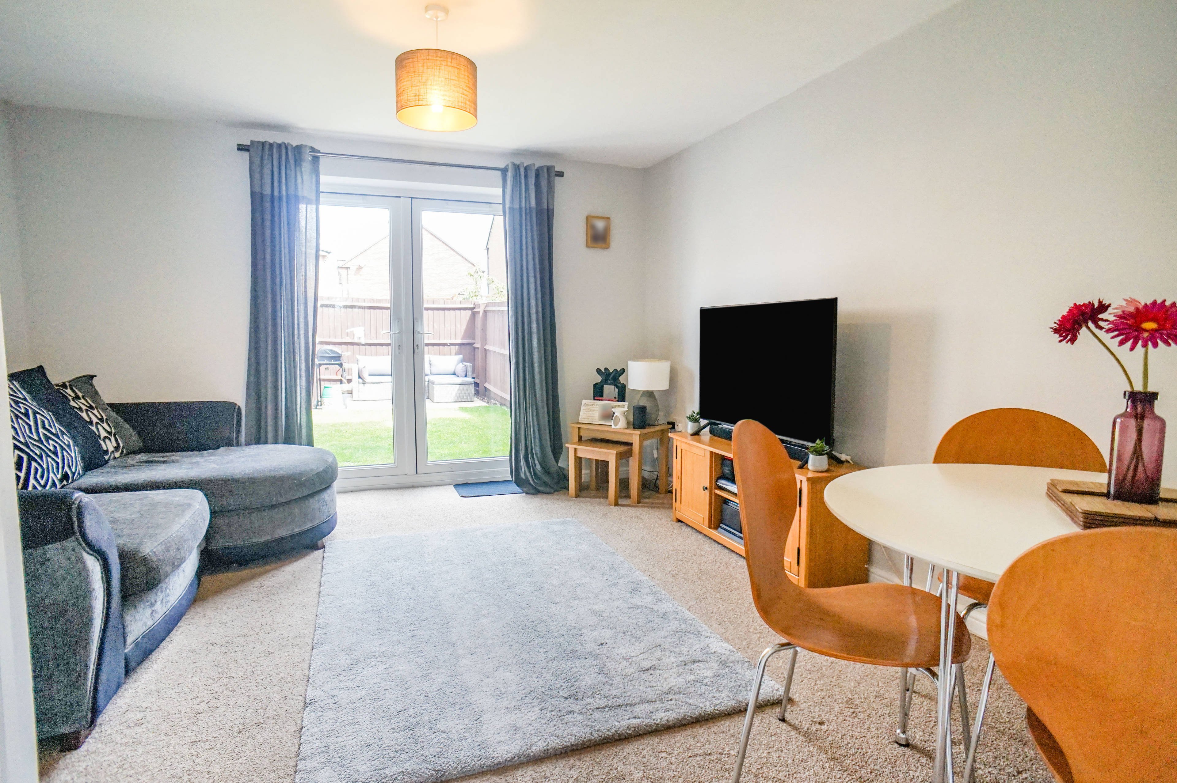 Lounge/Dining Room