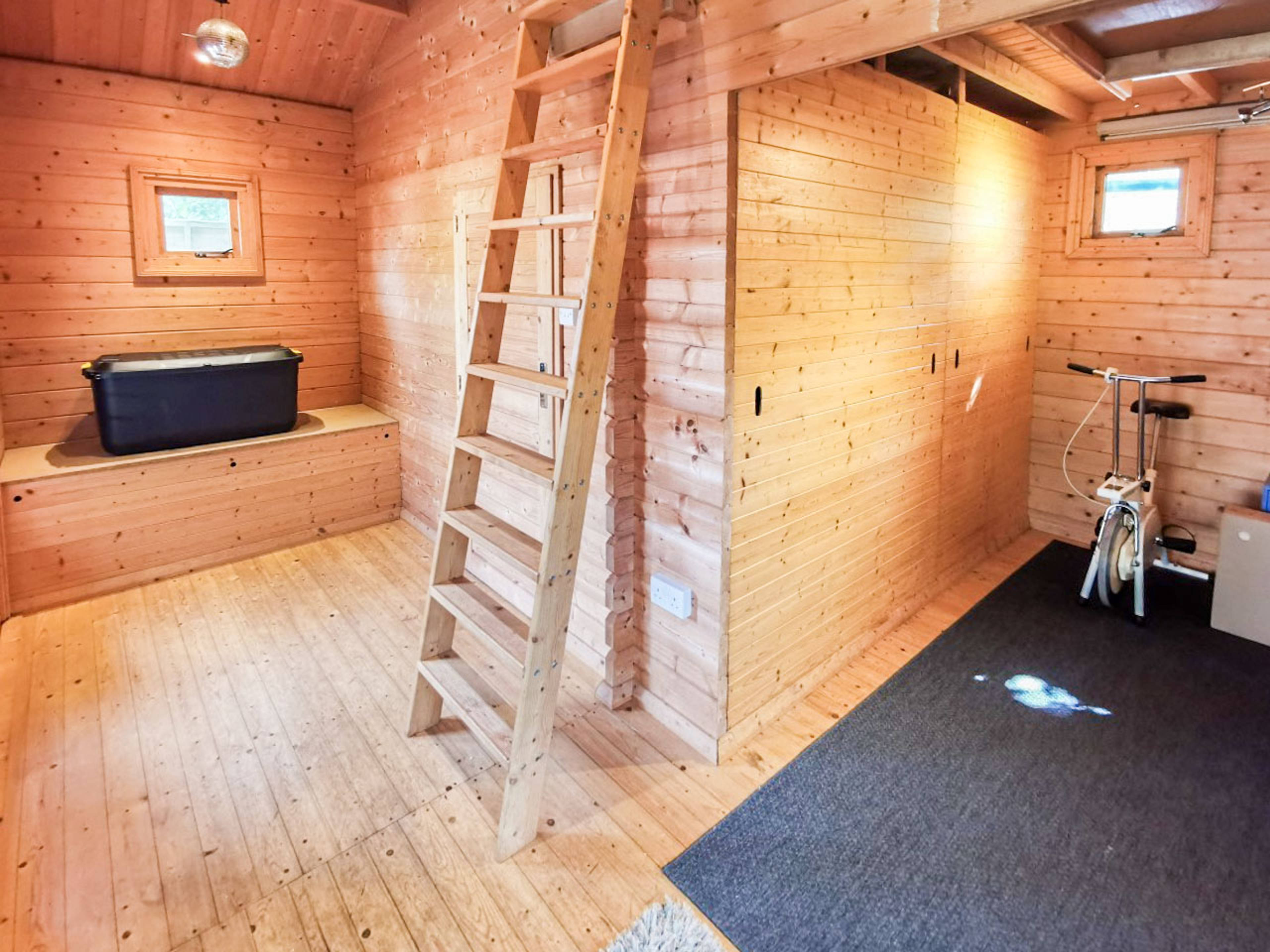 Log Cabin