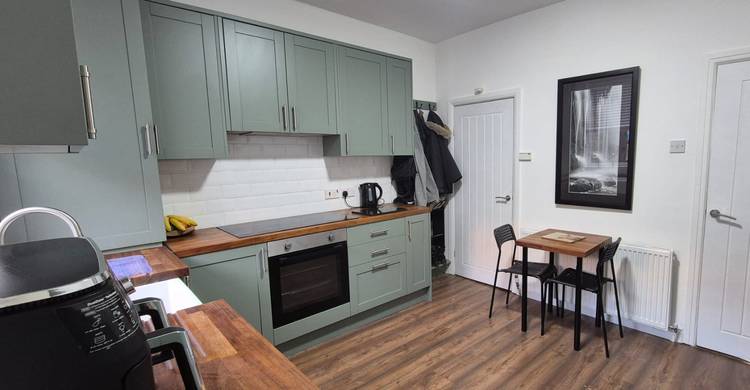 2 bedroom end of terrace house