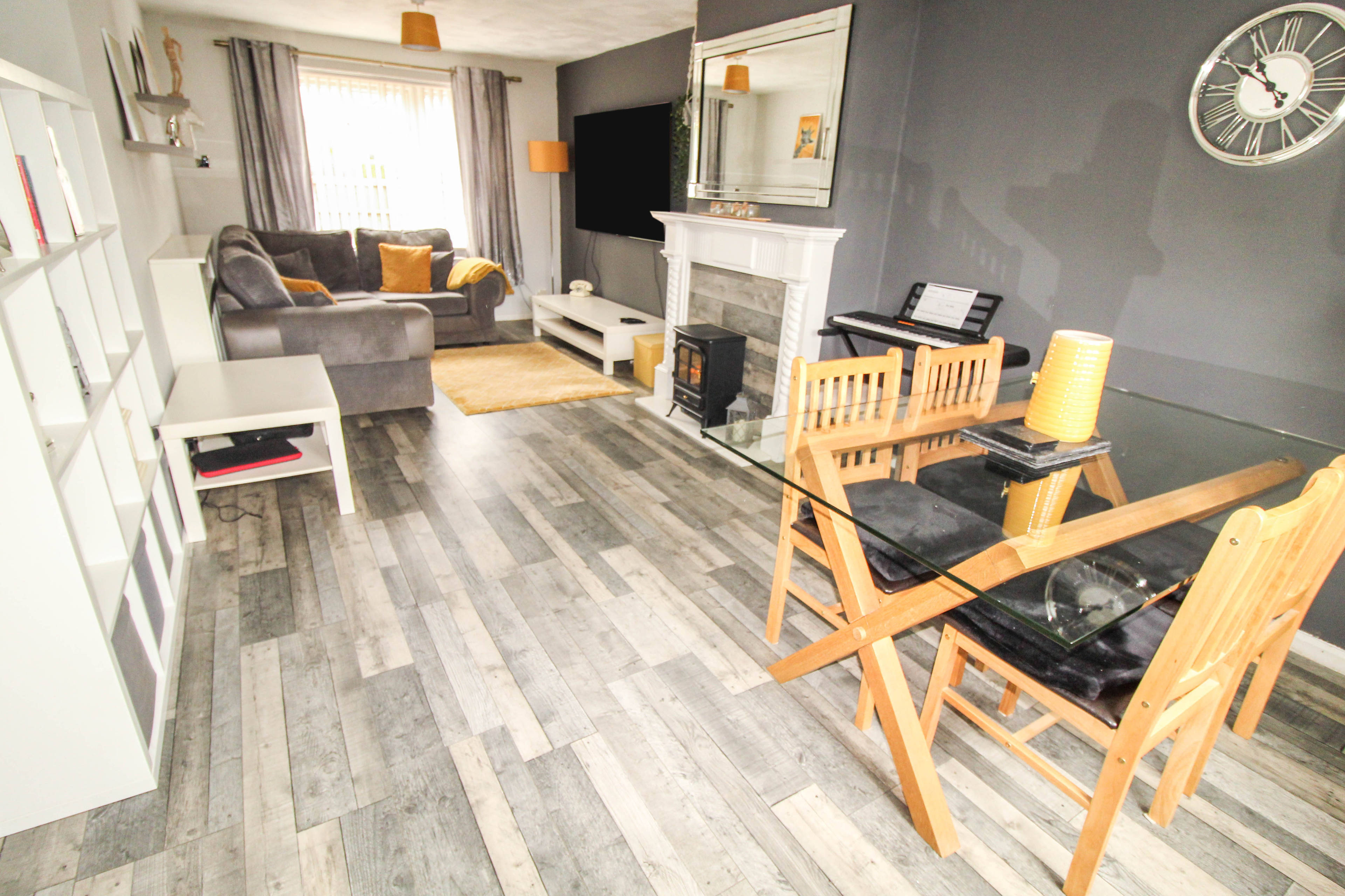 Lounge/Dining Room