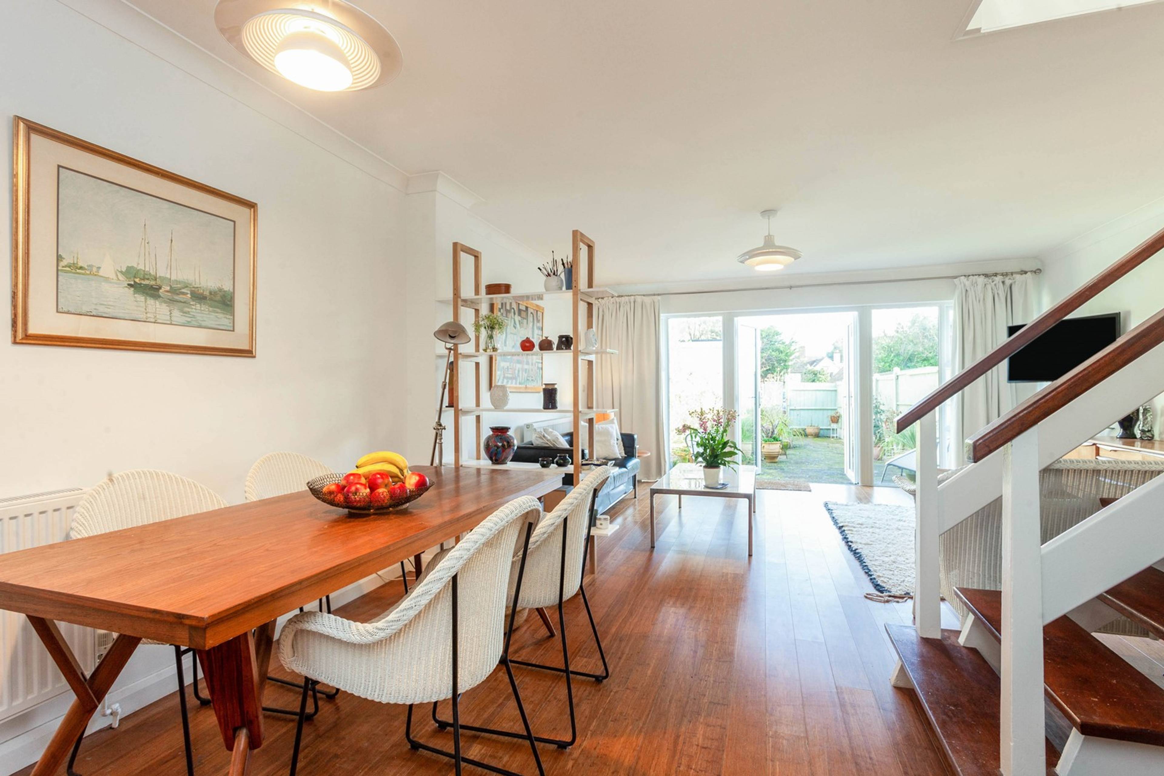 Lounge/Dining Room