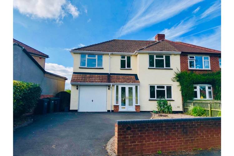 4 bedroom detached house