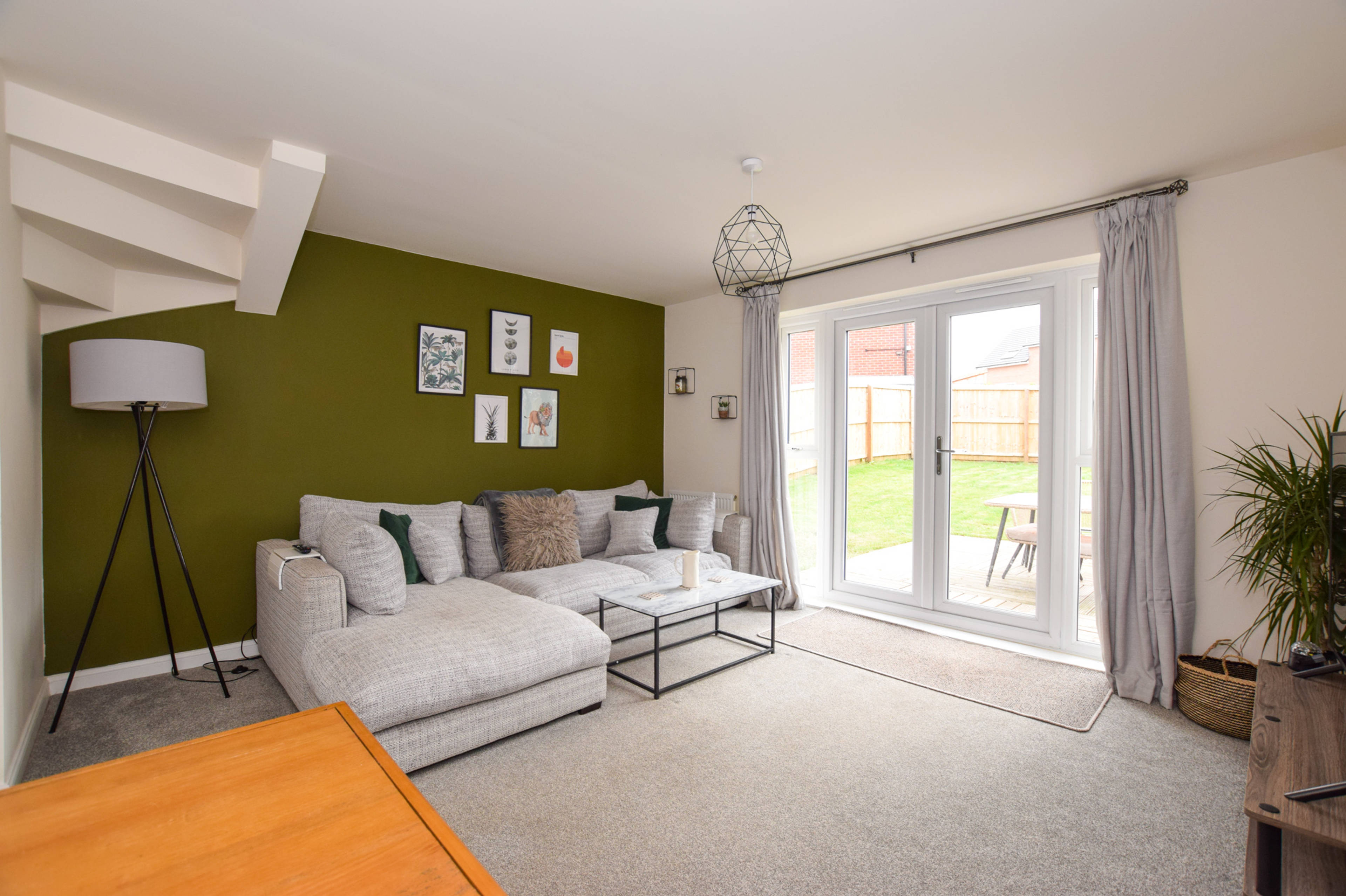 Lounge/Dining Room