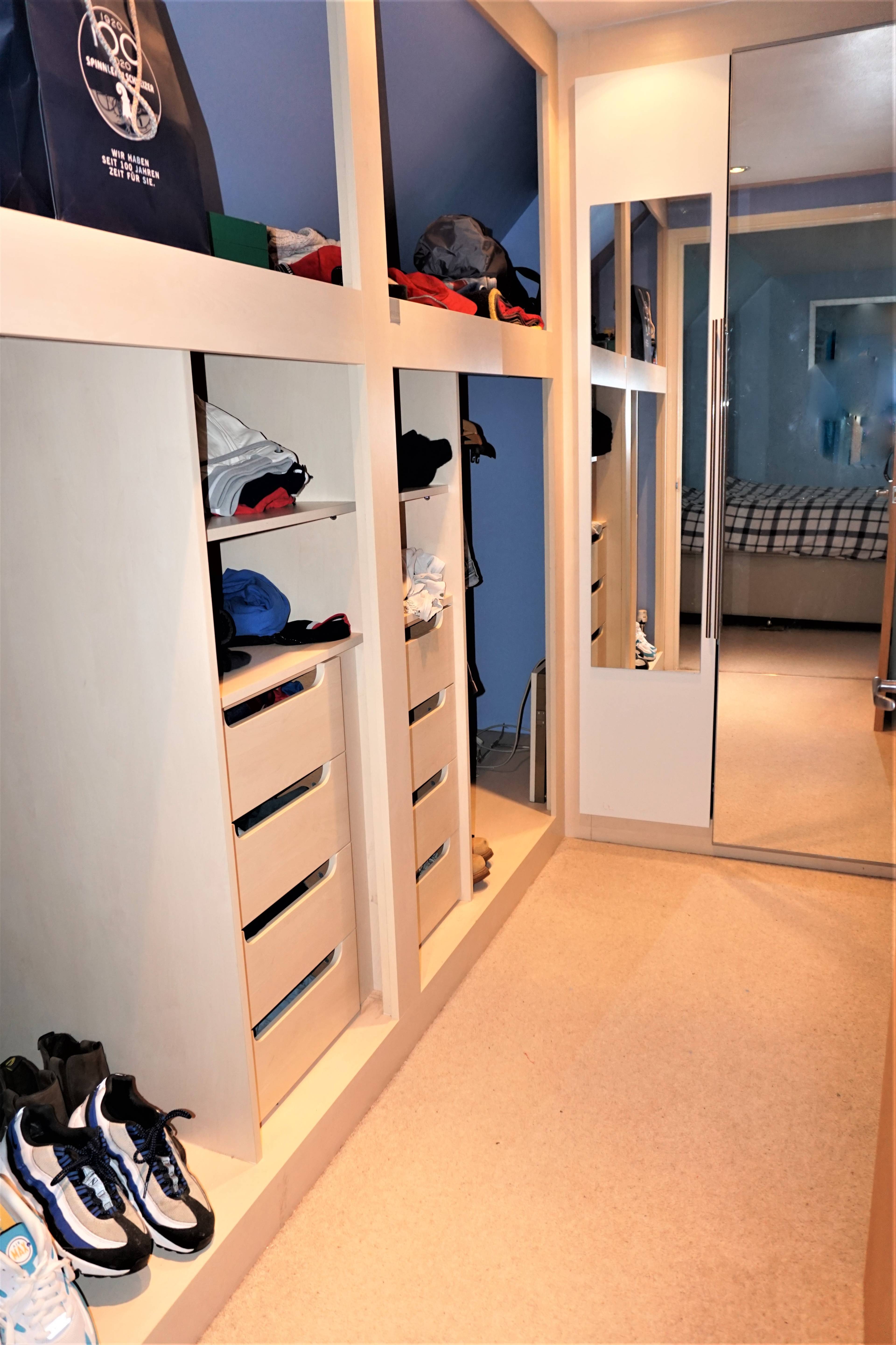 Walk-in Wardrobe