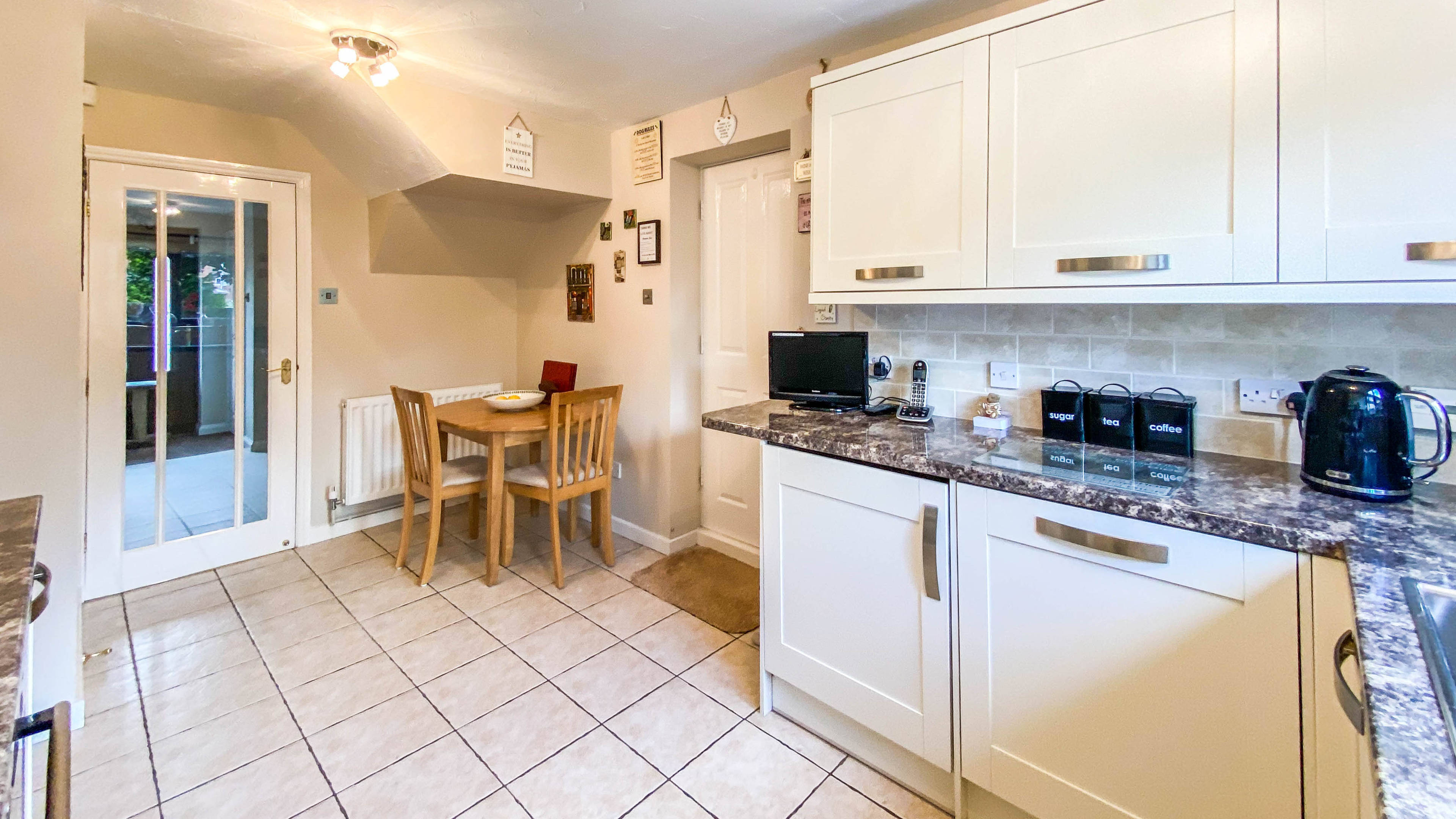 Kitchen/Breakfast