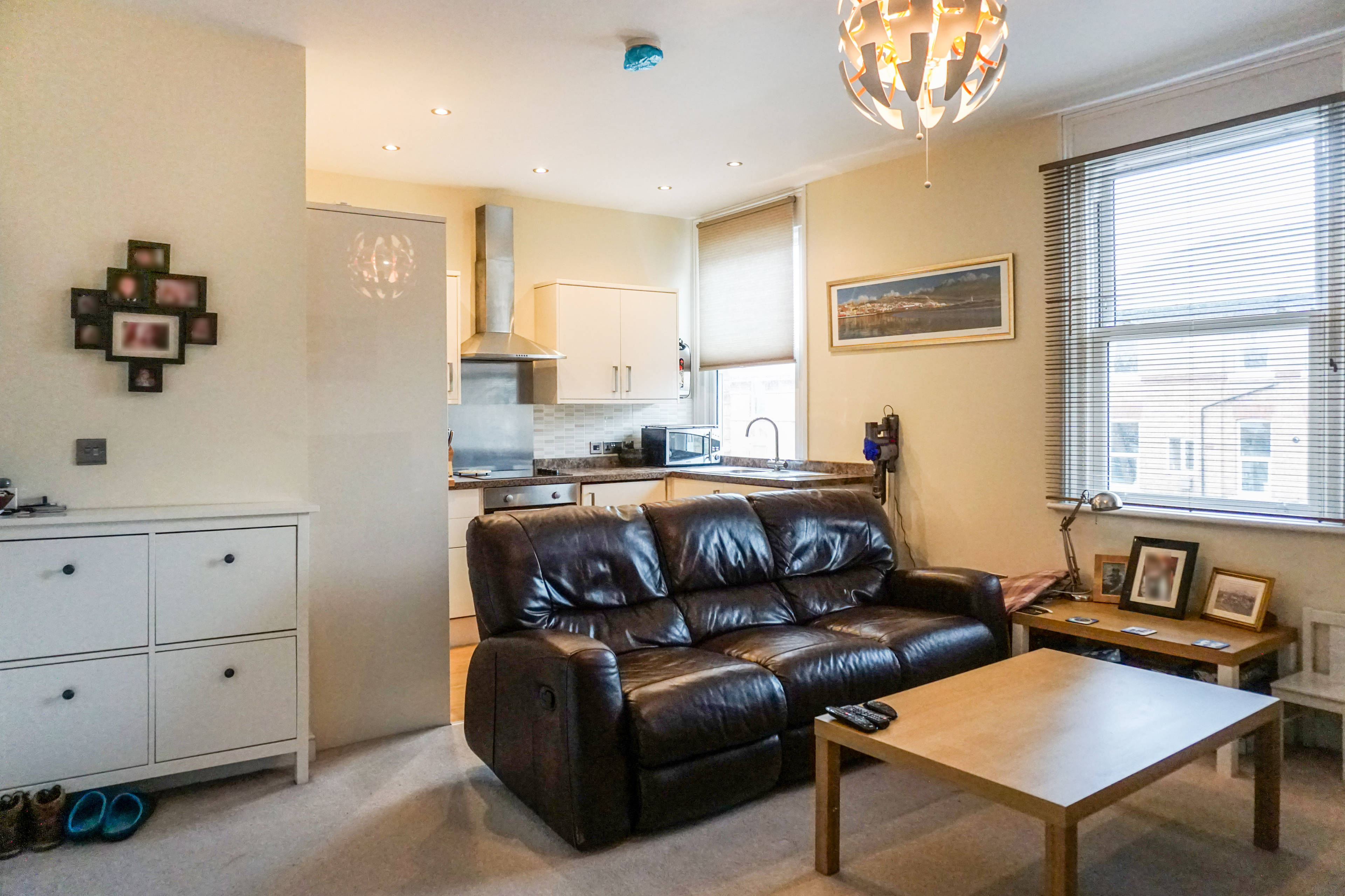 Lounge / Kitchen