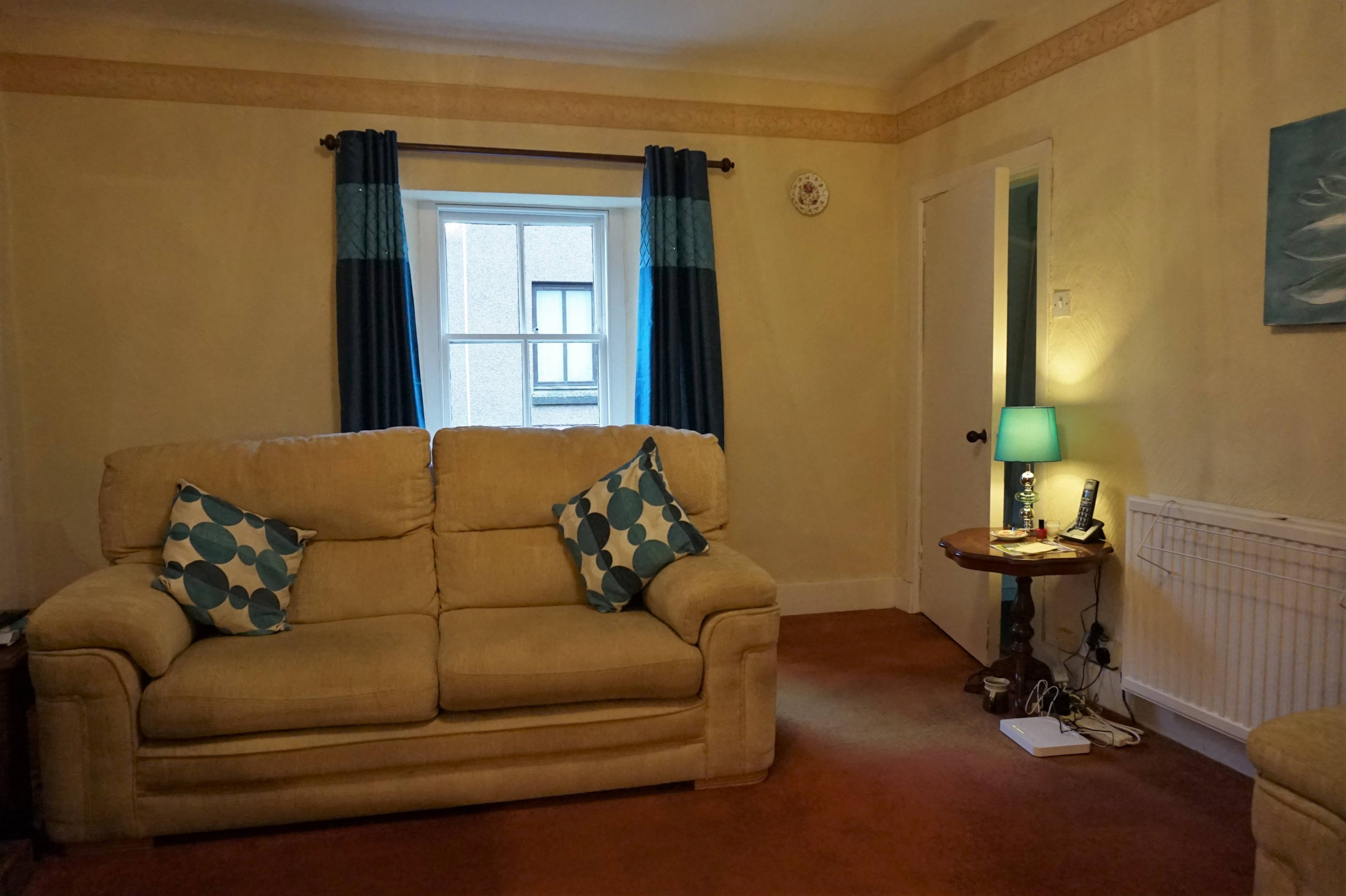 Lounge/Dining Room