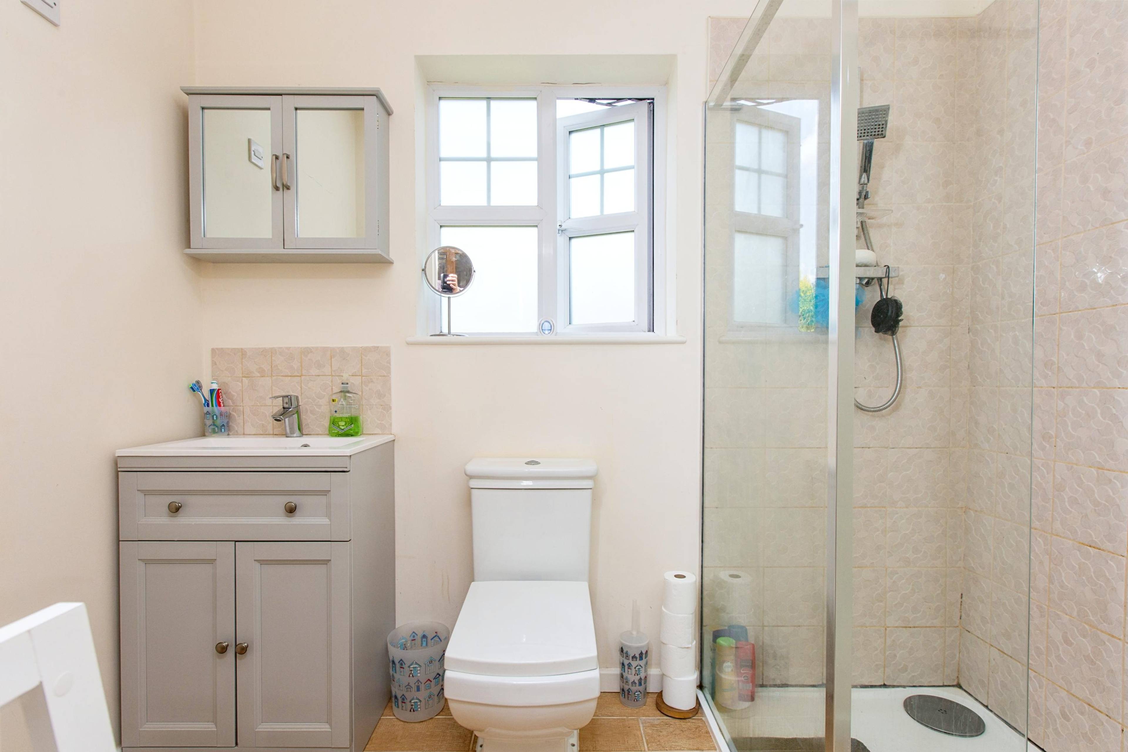 Downstairs Shower 