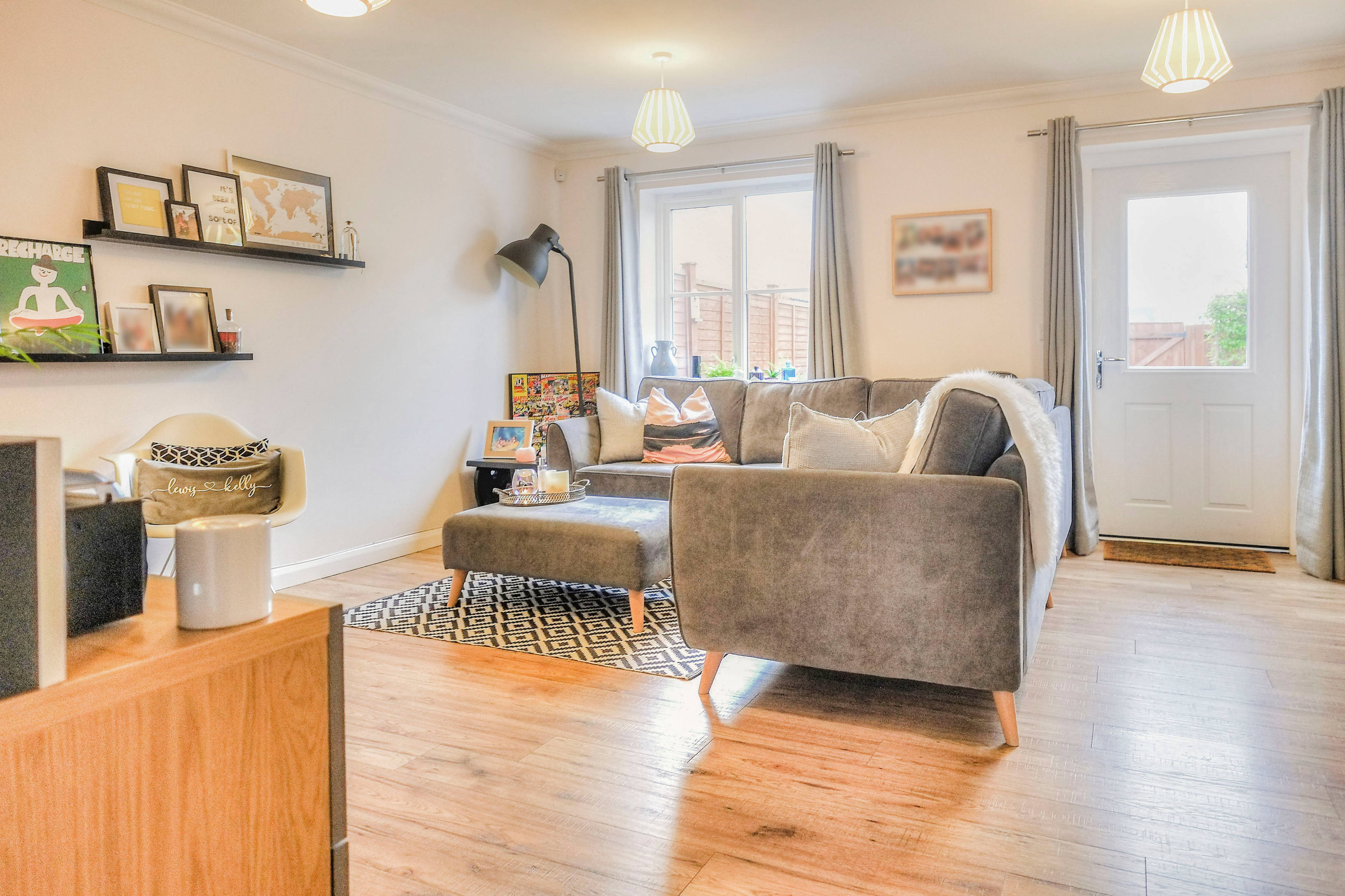 Lounge/Dining Room