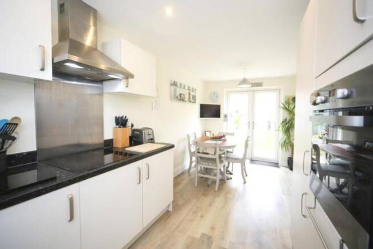 3 bedroom detached house