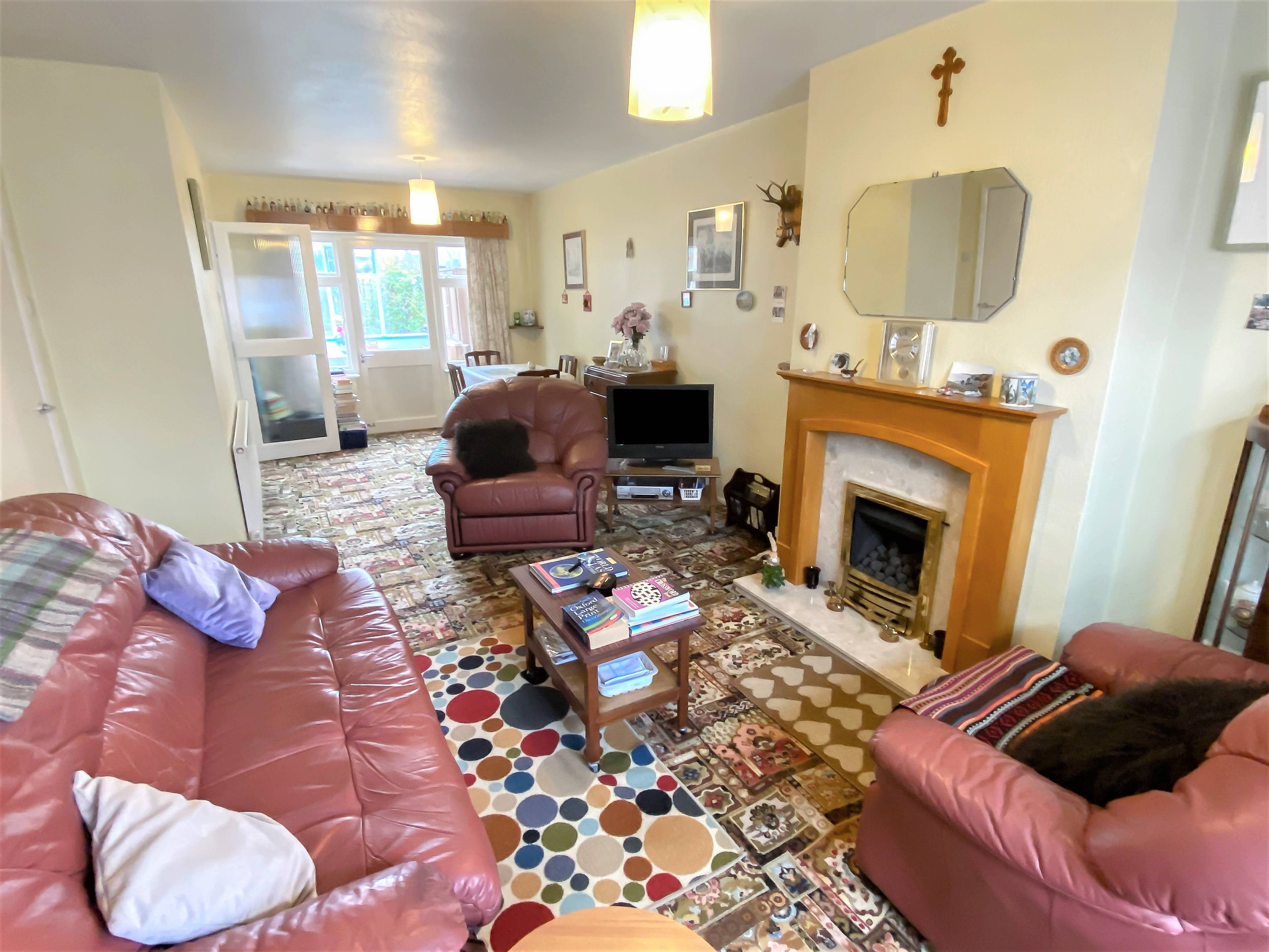 Lounge/Dining Room