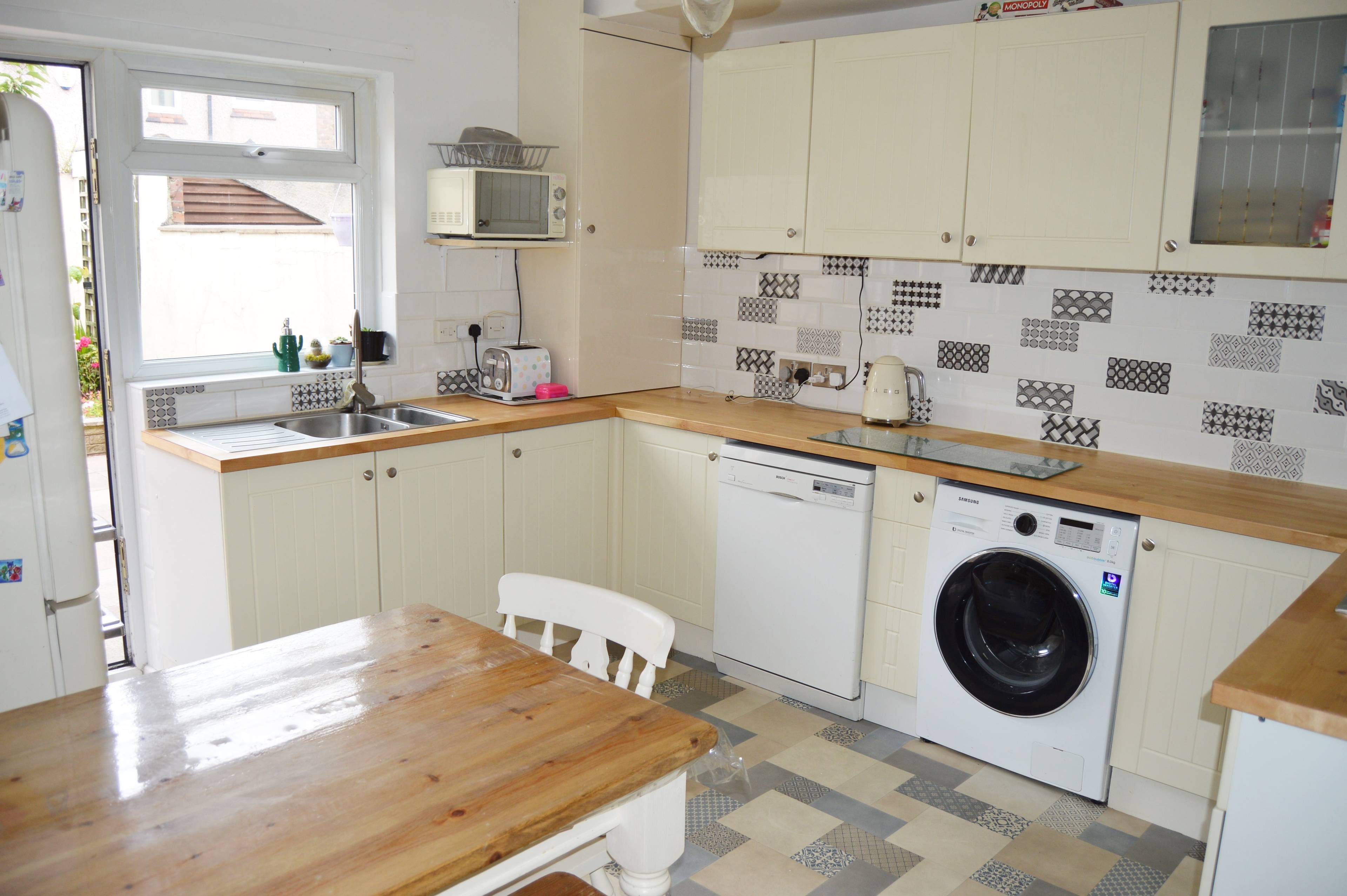 Kitchen/Breakfast