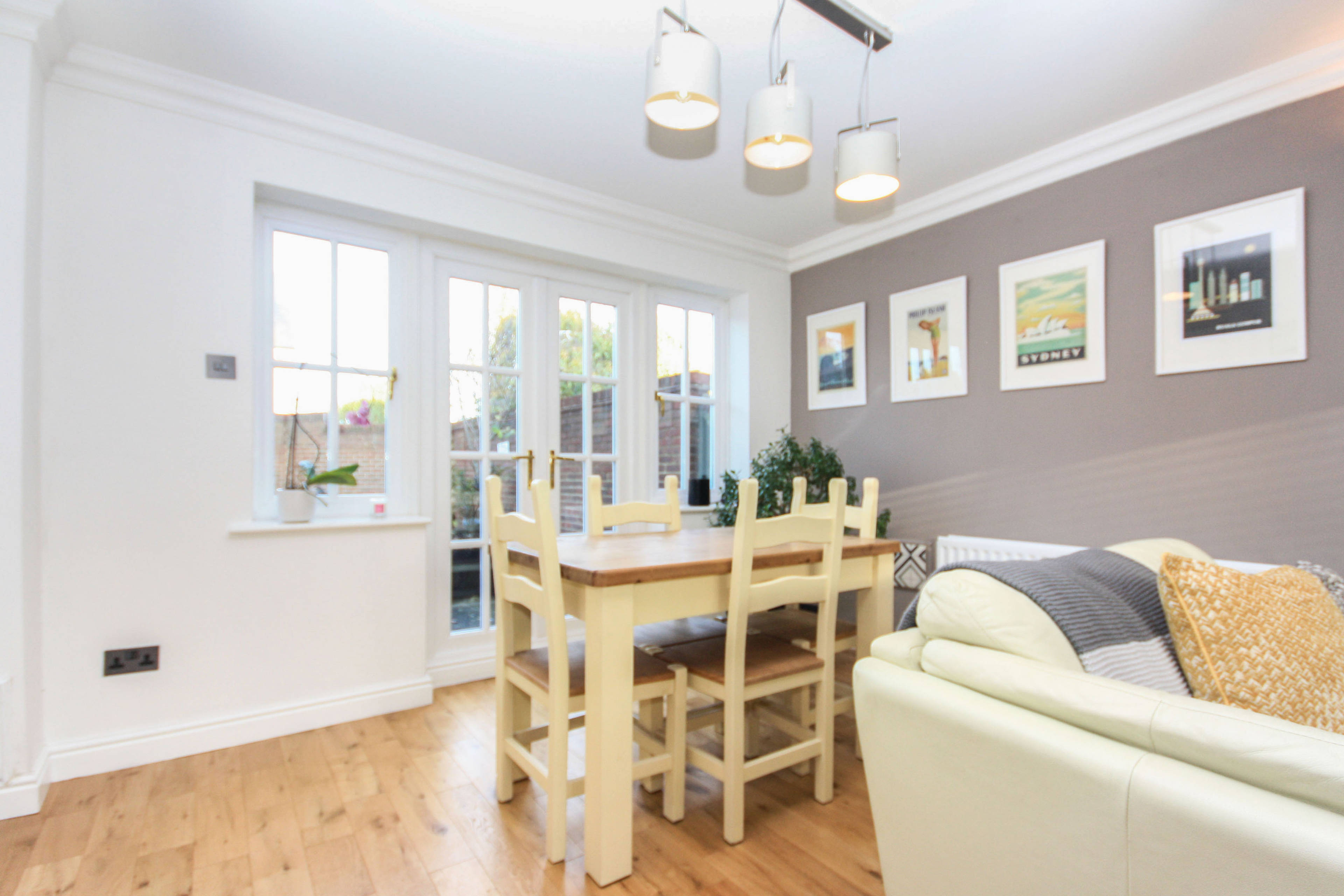 Lounge/Dining Room