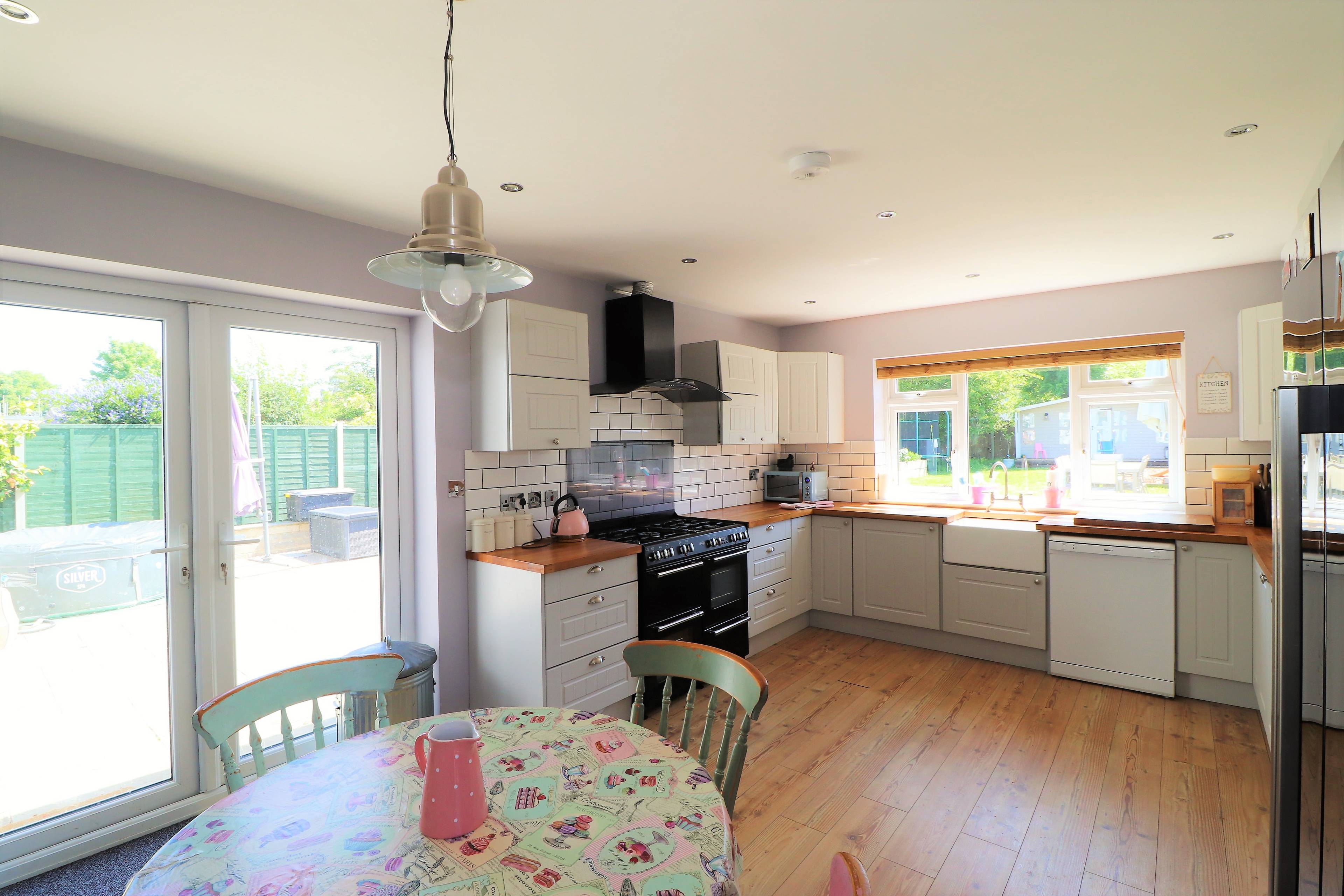 Kitchen/Breakfast