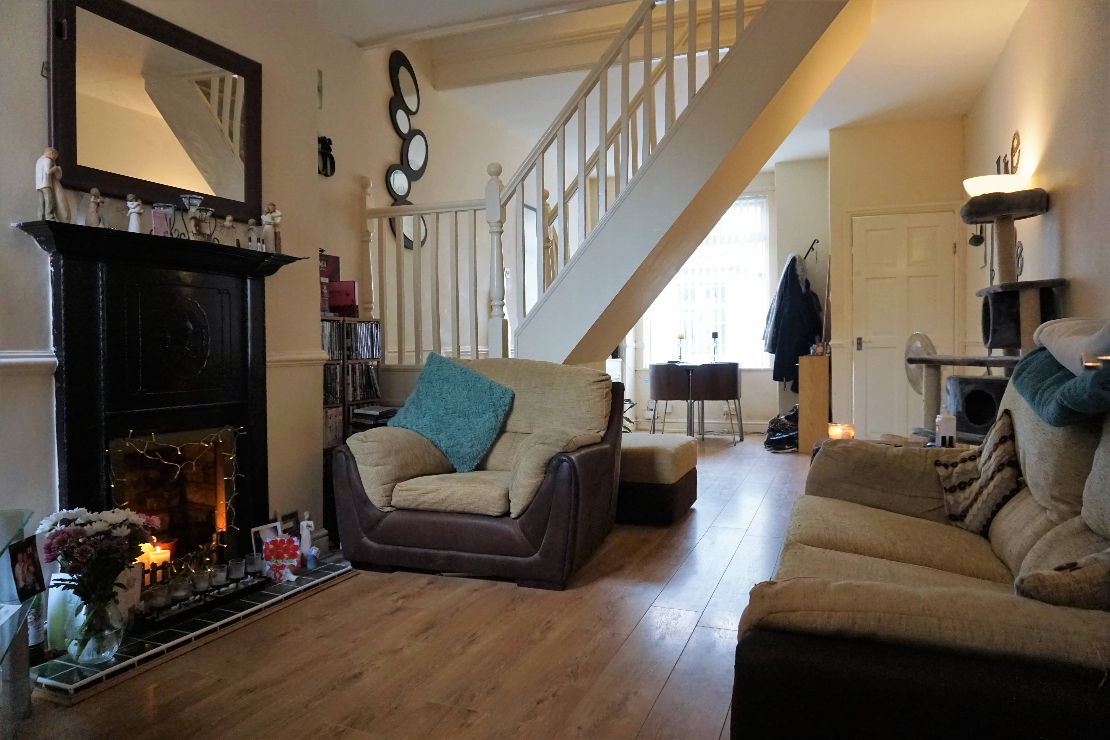 Lounge/Dining Room