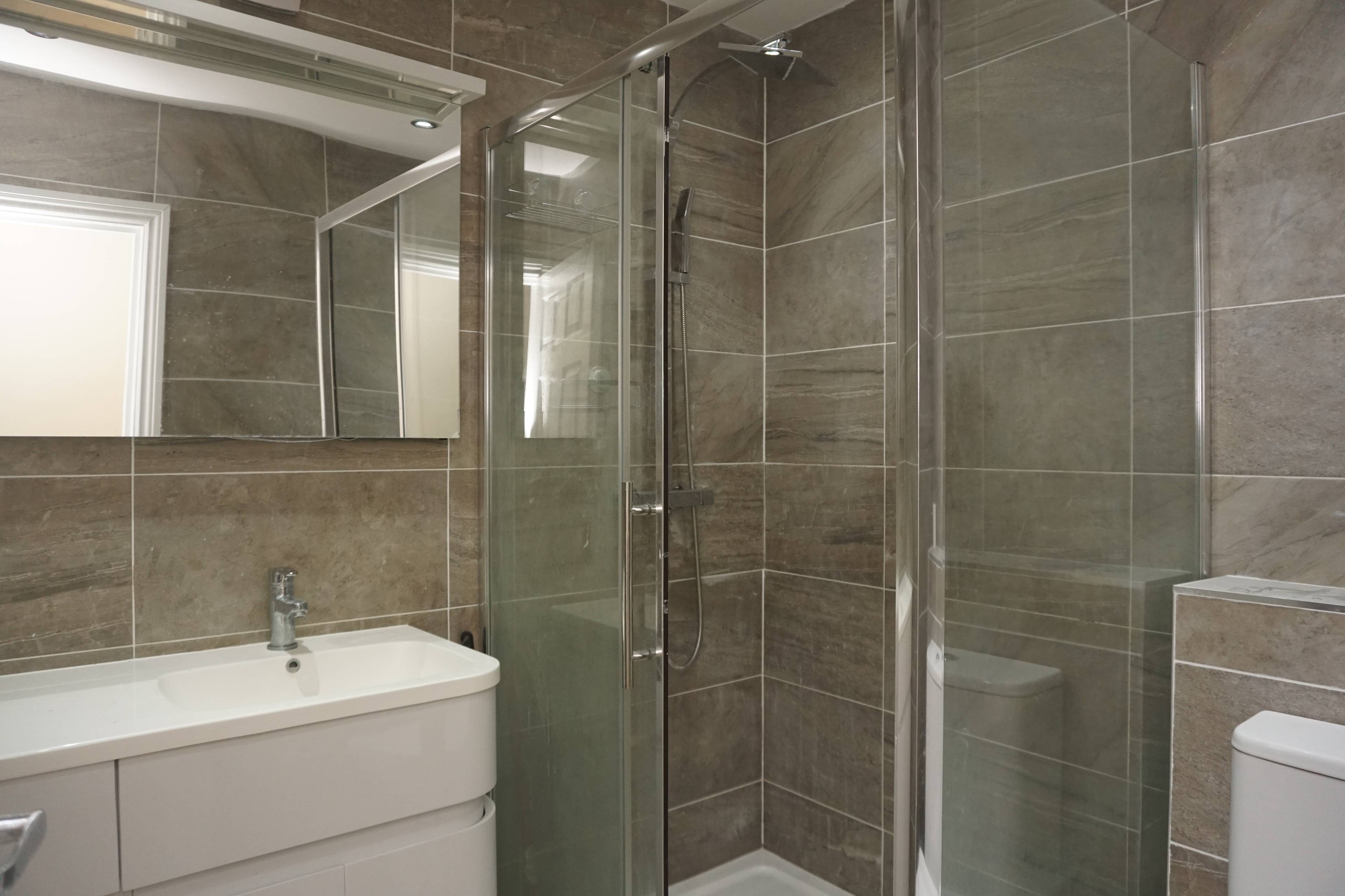 Annexe Shower Room