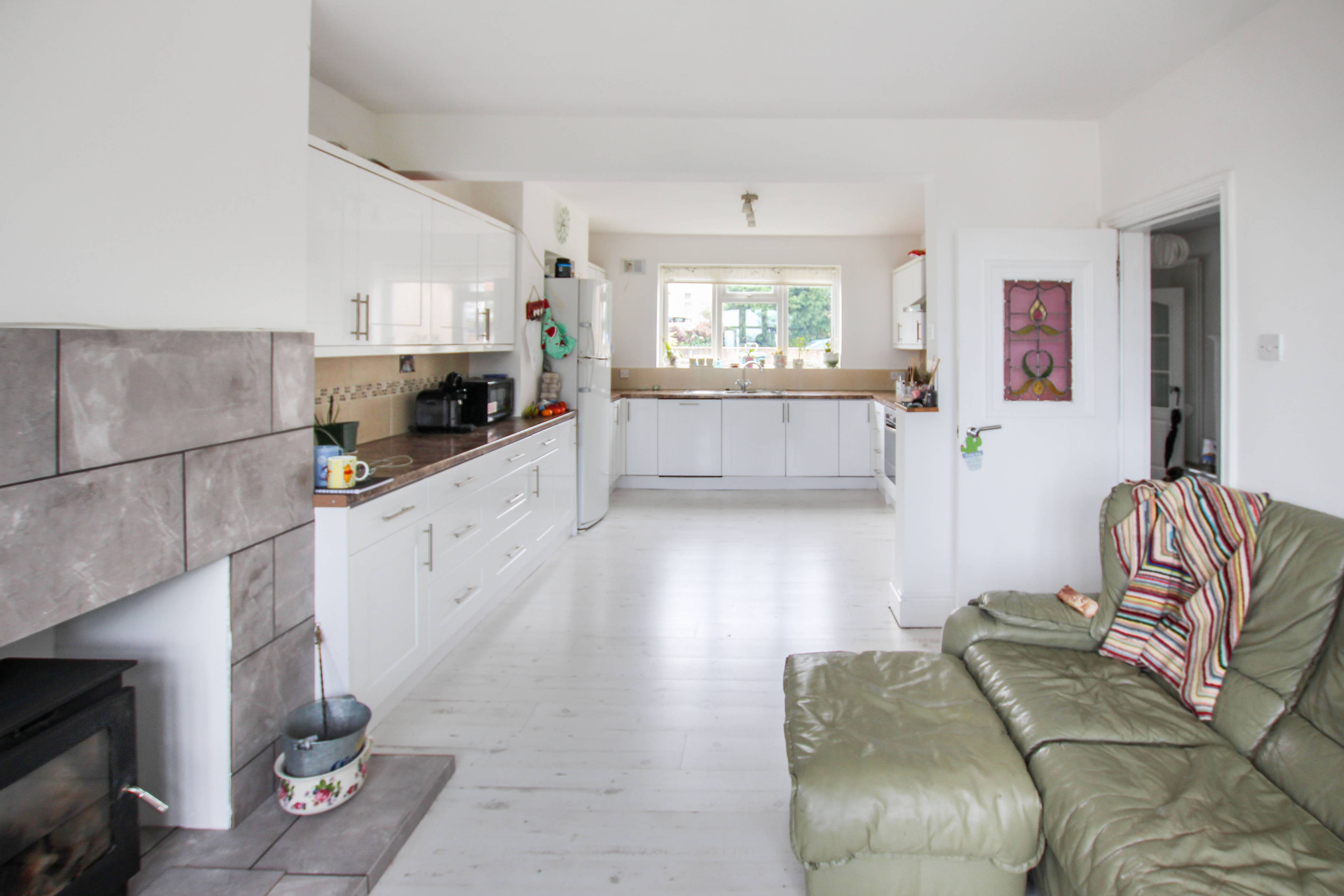 Lounge / Kitchen