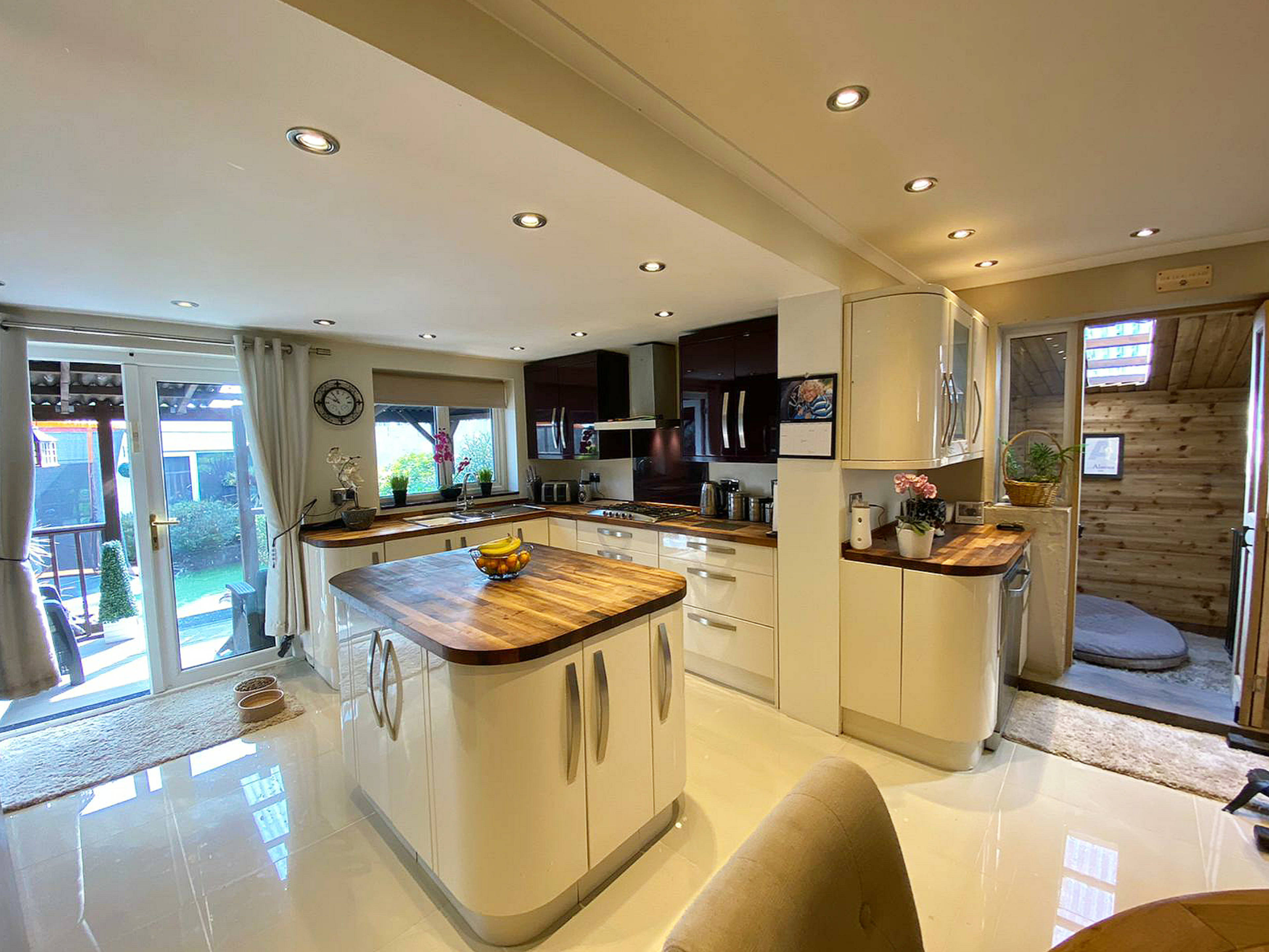 Kitchen/Dining Room