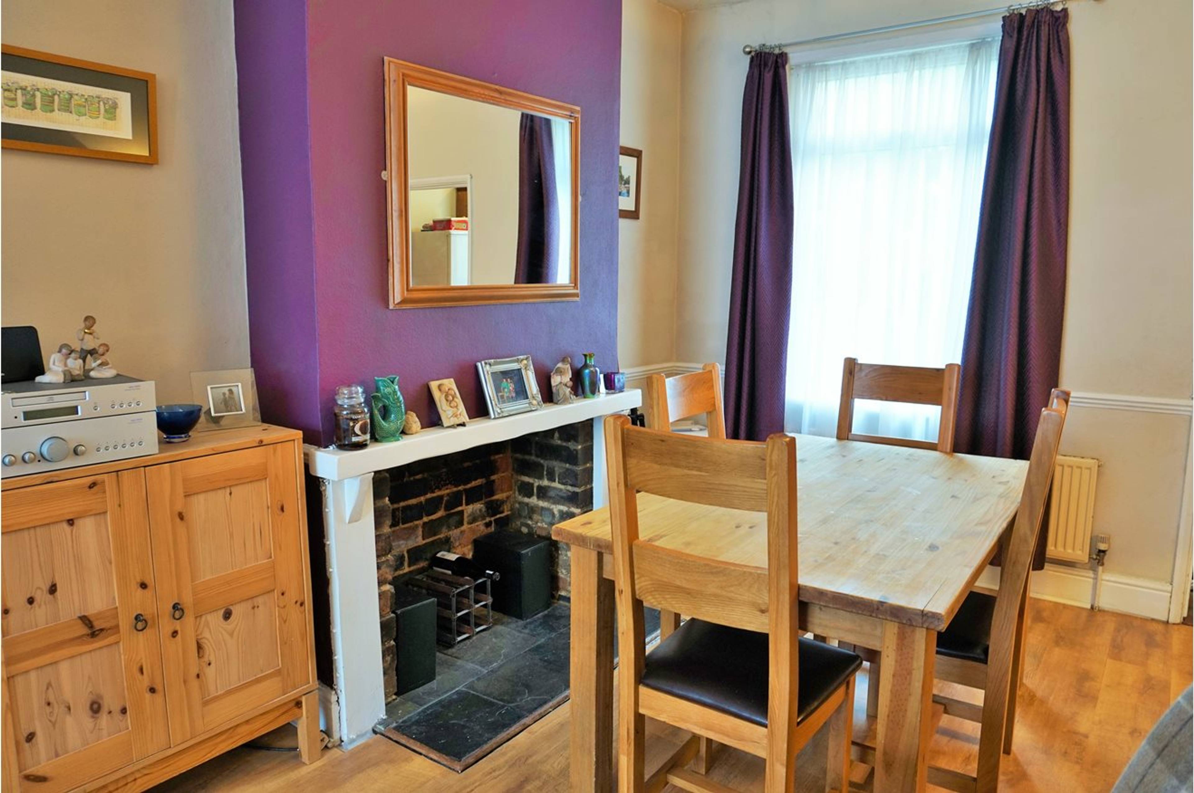 Lounge/Dining Room